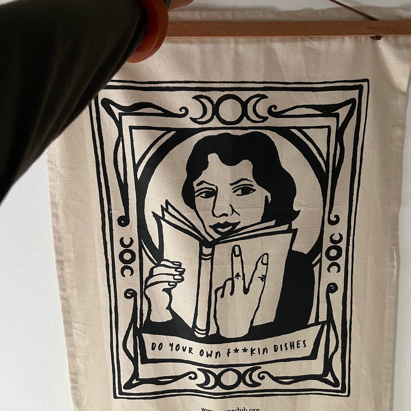 Calling Crone-led businesses/artists/makers!
Anyone got anything they'd like to pitch for the Crone Club Christmas Gifts list 2024?! Or what are your fave crone-related prezzies on your Christmas list? Recommendations for hag, witch, crone related bo