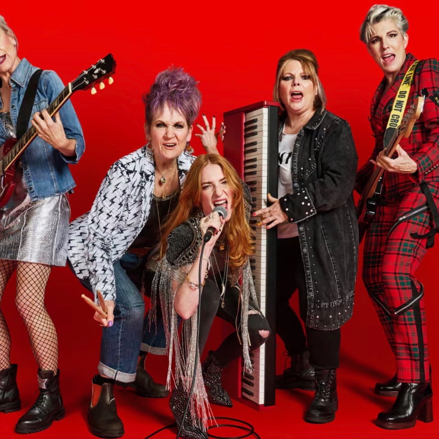 Who's watching this toneet?! Finally, Riot Women hits our screens - the latest CroneVision from Crone Legend Sally Wainwright, creator of trailblazing crone characters from Happy Valley and Last Tango in Halifax. Not sure I can watch it from France, 