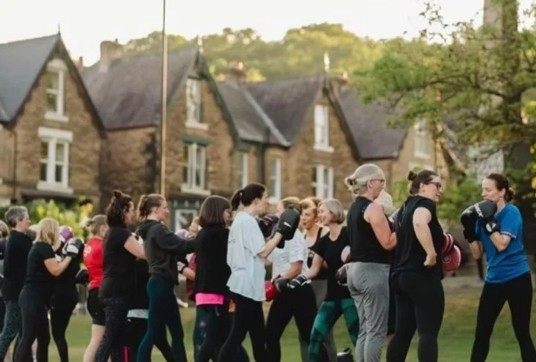 Sheffield crones! We&rsquo;ve had a few folk dropping out last minute for the boxing taster meet up today - know anyone who can come? Ag yer will, yer will, yer will! 

It&rsquo;s just &pound;5 payable to Beth at @jazzy_b_fitness (dm me and I can sen