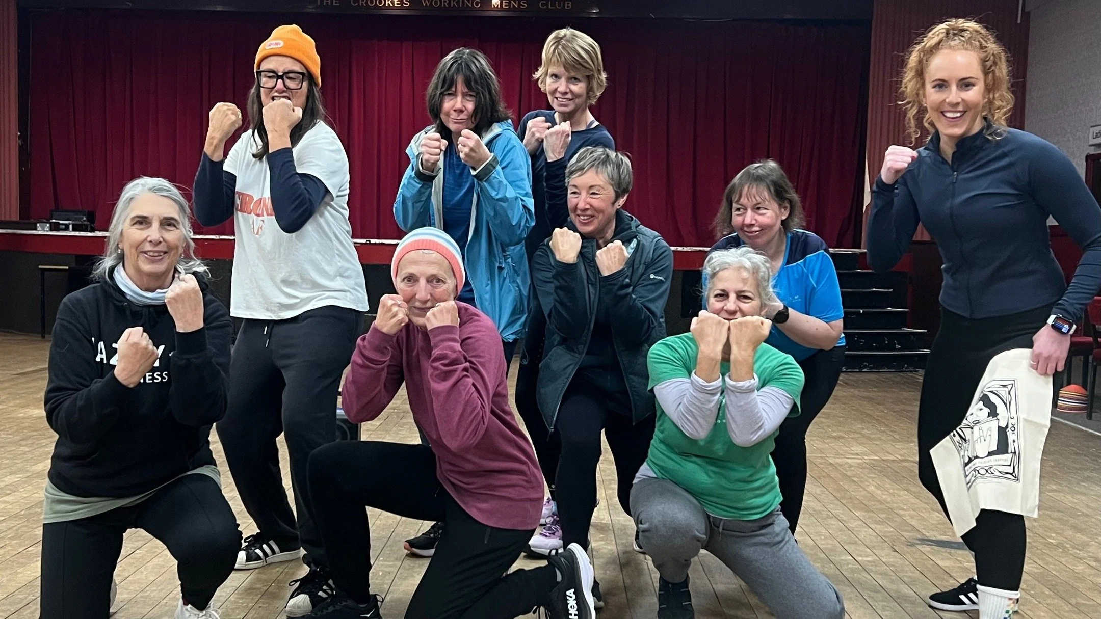 🐿 Crone Club Sheffield November meet up was just BRILLIANT! I think boxing is my new favourite thing! 

HUGE THANKS to the wonderful Beth @jazzy_b_fitness for this fun taster sesh. You pitched it perfectly! And thanks too to Crone Lia for instigatin