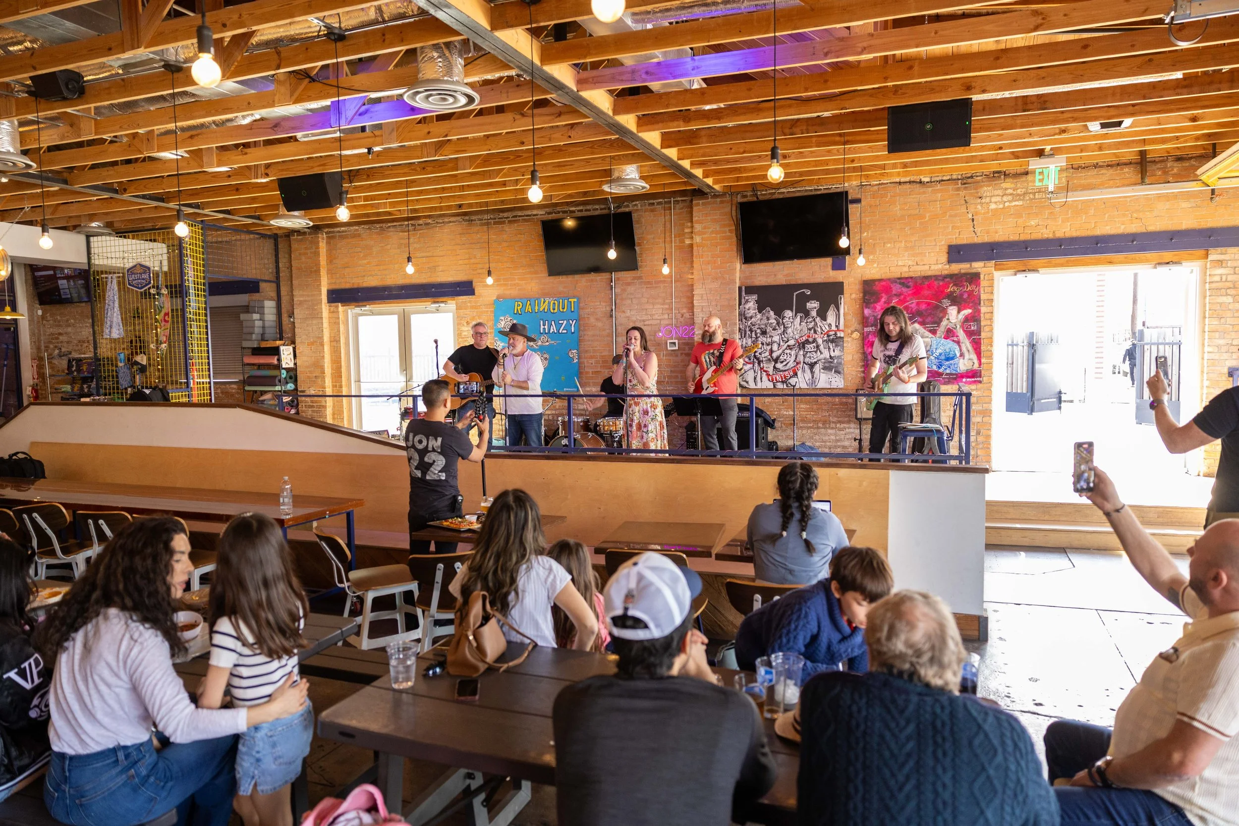 3 2 25 Jon 22 Delarose Westlake Brewpub Photo Andrew Sherman-42.jpg