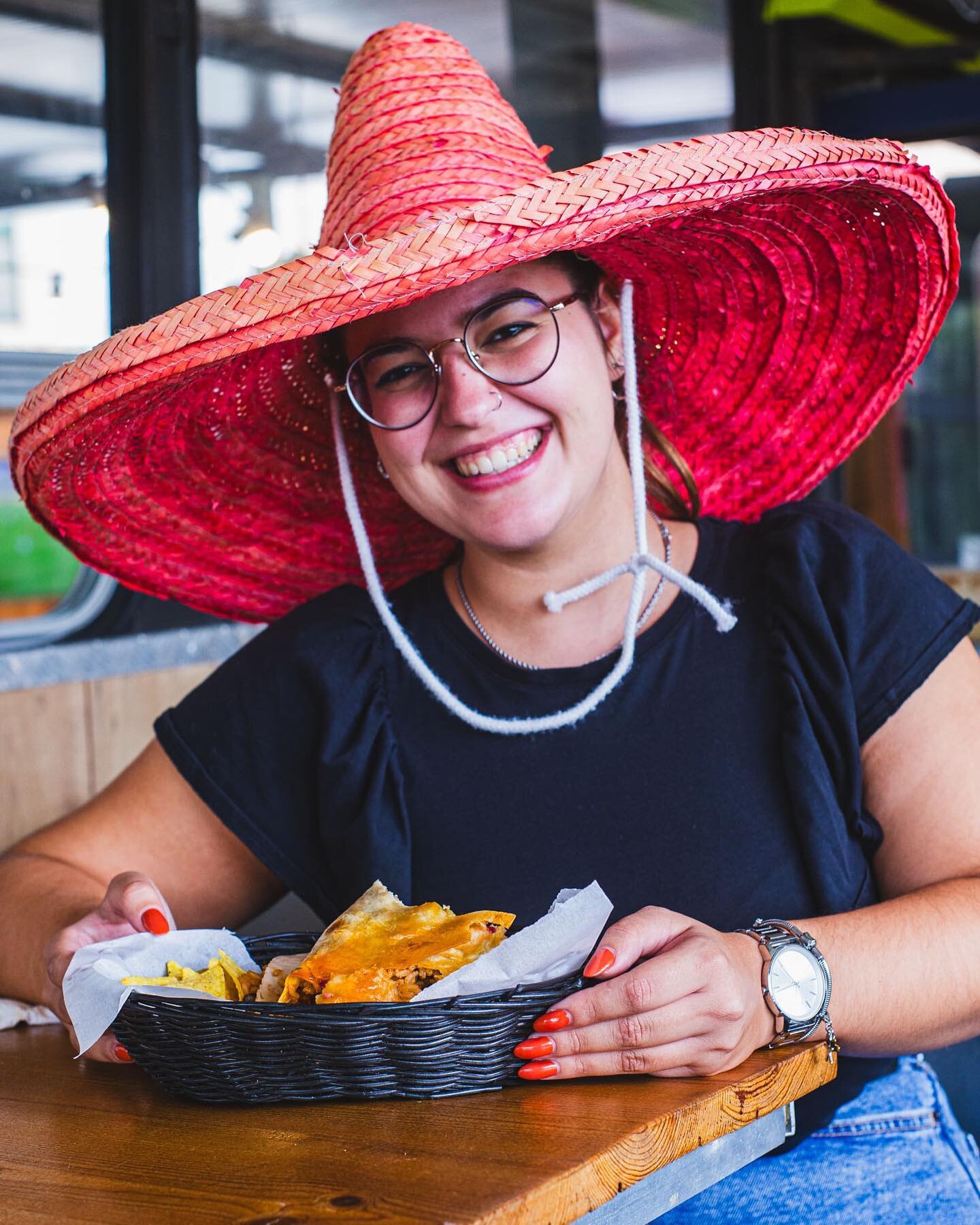 Nos dias de captação, a nossa equipa veste mesmo a camisola como podem ver!😂😅
Shooting à mexicana para alegrar a vossa sexta-feira! 🥳
#shooting #foodshooting #mexicanfood #mexico #friday #sextou
