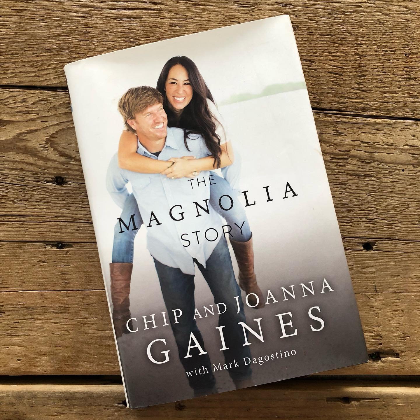 GIVEAWAY ALERT!

Win my copy of &ldquo;The Magnolia Story&rdquo; *plus* 1 year access to my Debug Your Business membership ($189 value)!

✨How To Enter✨:
1. Make sure you are following @missmegabug
2. Comment what inspires you about Magnolia/Chip &am