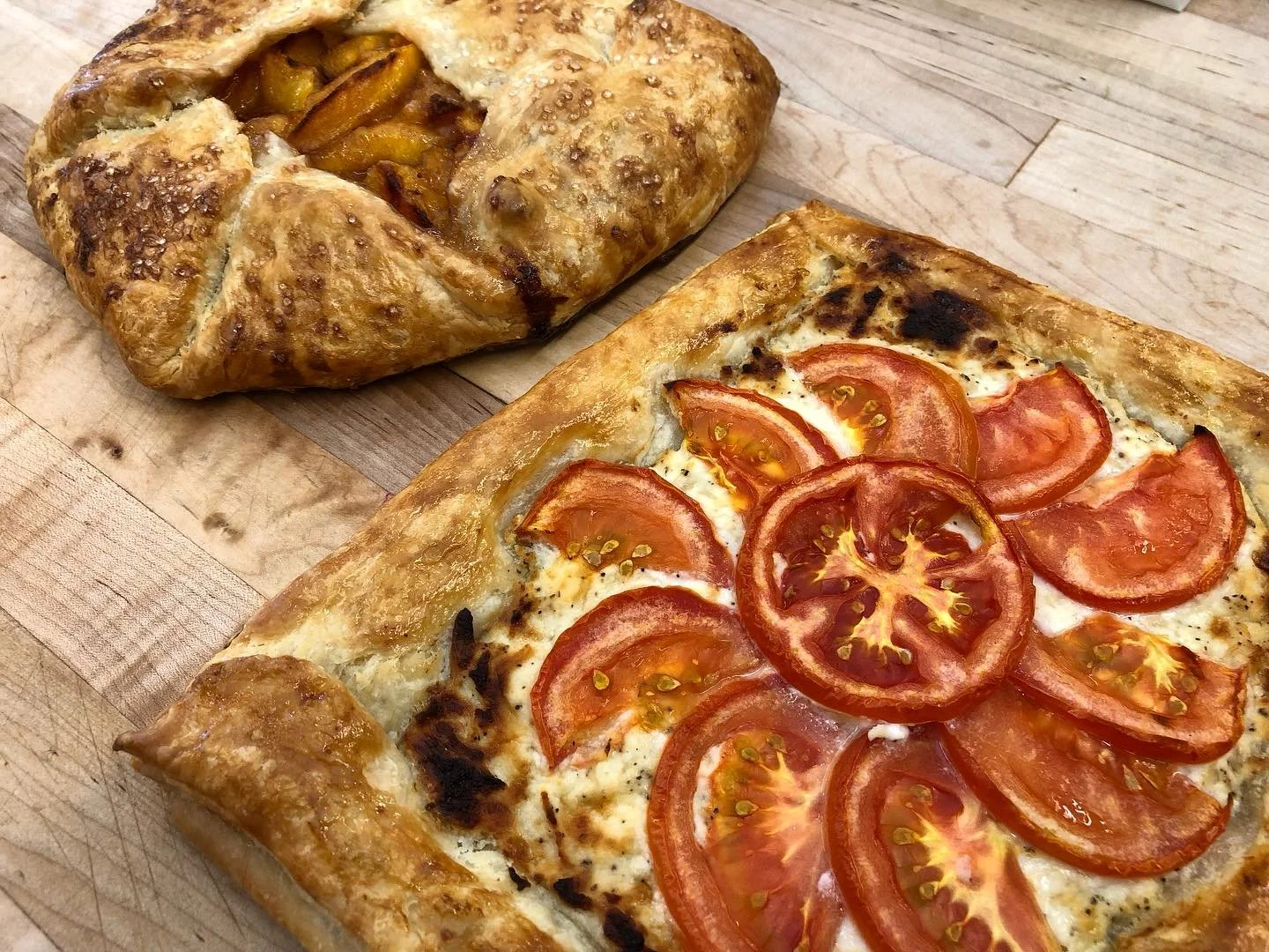 Tarts two ways!

🍅 Savory: Tomato, Ricotta, and Cheese
🍑 Sweet: Peach

Grateful to live an hour from @kingarthurbaking so I can take a class each month. It&rsquo;s been one of my favorite joys lately.