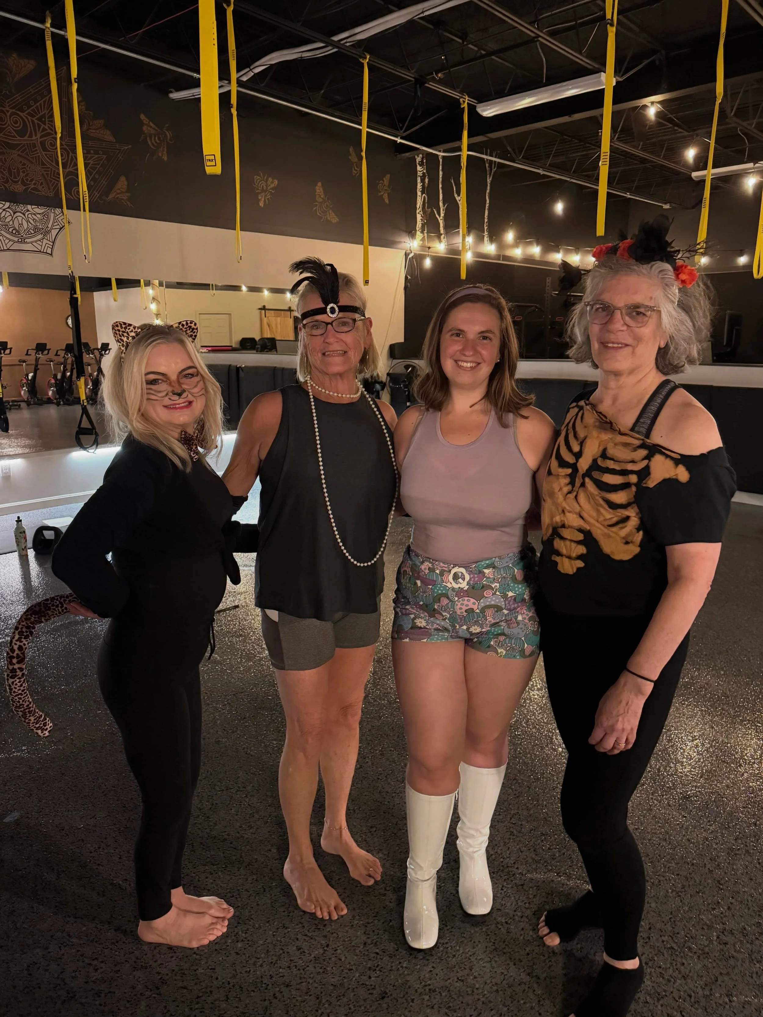 I had the best week leading Halloween themed classes at @thestudiumfitness!

Thank you to everyone who showed up, and extra thanks to those who showed up in costume! You brought me so much joy. 💕

1️⃣ Monday&rsquo;s TRX + Treat crew. (I baked sourdo
