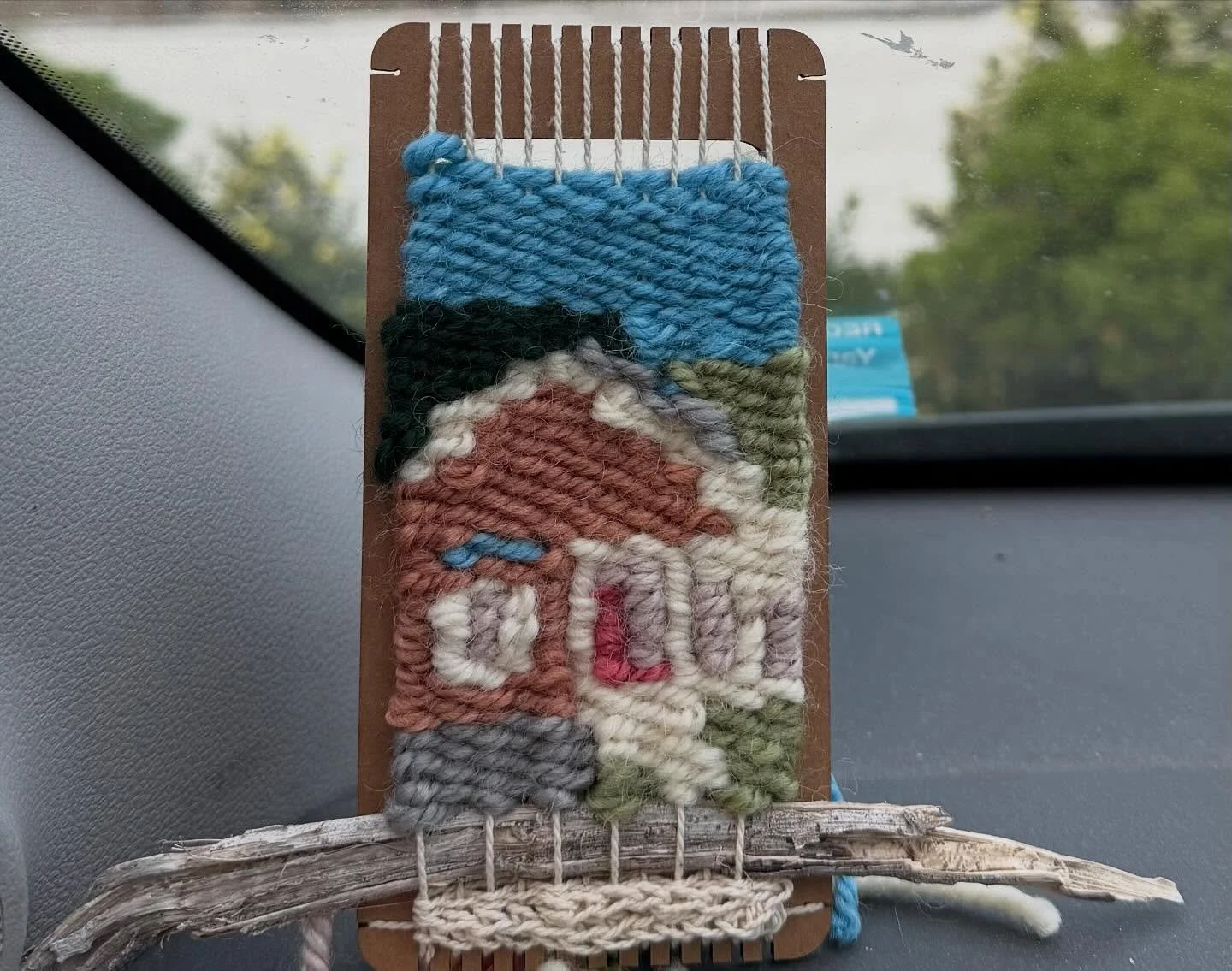 En plein air painting with yarns