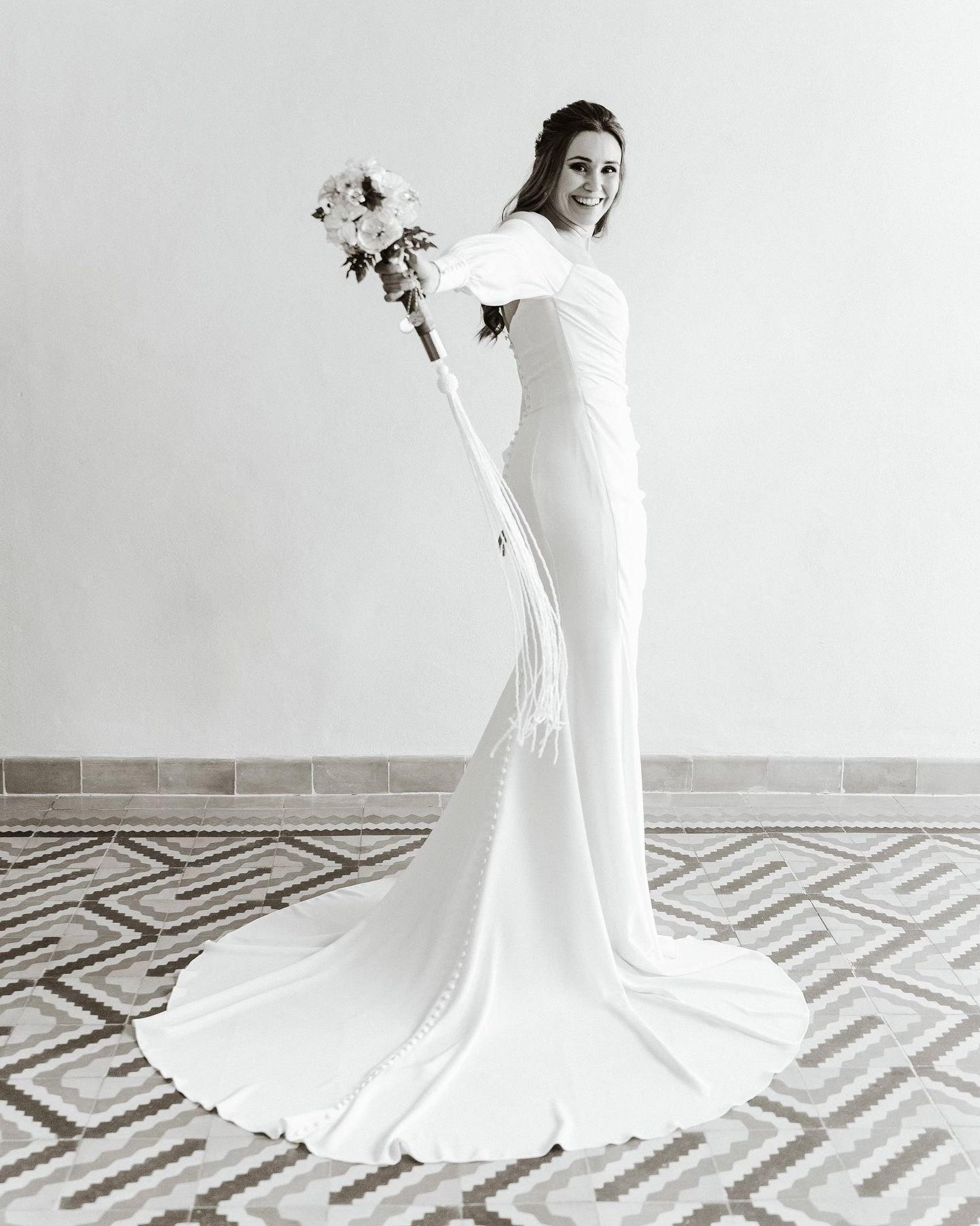 BODA ELENA &amp; IV&Aacute;N 🤍✨

👰🏻&zwj;♀️ @el.la_koro 
🤵🏻&zwj;♂️ @gilalvarezivan 
🏡 @casaruraldeancos 
💄💇🏼&zwj;♀️ @misspretyimagen 
👗 @sedka_novias 
🏰 @castilloguadamur_akera @akera_catering 
🎧 @amarti_eventos y @raul_nava 

&bull;
&bull
