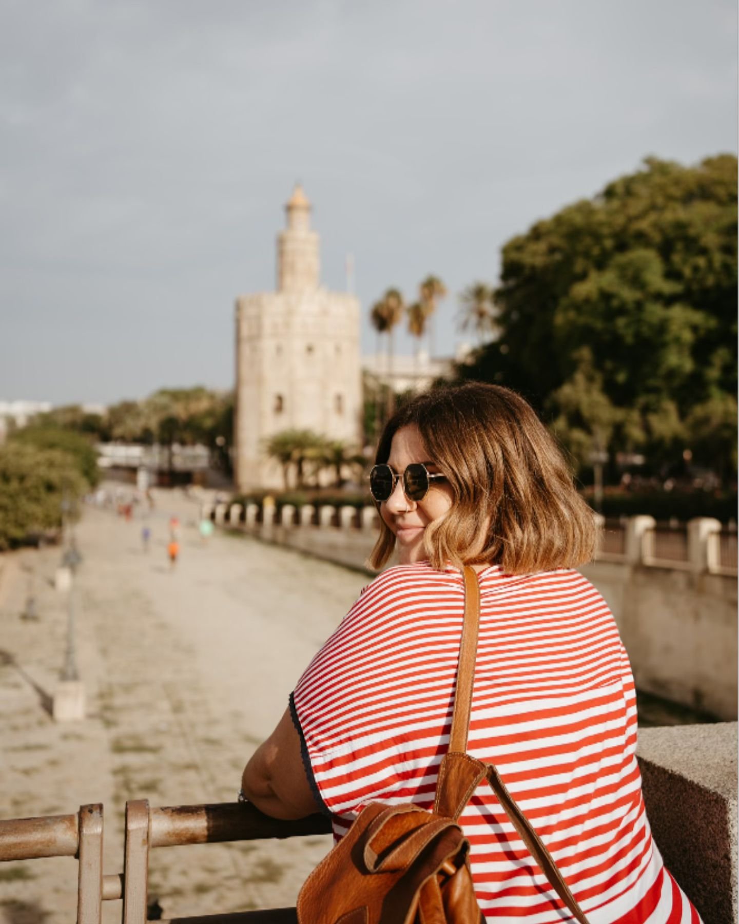 Hace tiempo que no subo fotos m&iacute;as, al menos en el feed, esta es de archivo, ya tengo el pelo m&aacute;s largo, pero me da igual ☺️, Sevilla me encanta y ese viaje tambi&eacute;n. 💃🏽 #ganasdevolver 
&bull;
&bull;
&bull;
&bull;
&bull;
&bull;
