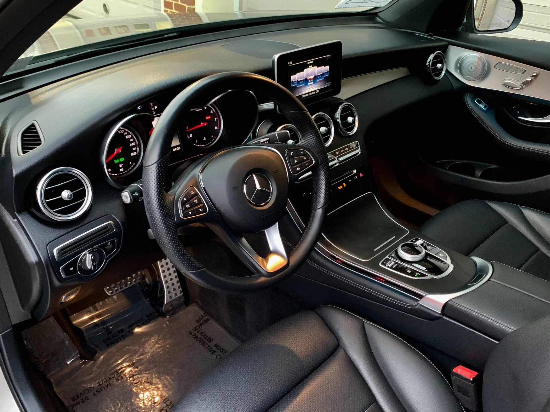 Used-2019-Mercedes-Benz-GLC-GLC-300-4MATIC-1641482137 (1).jpg