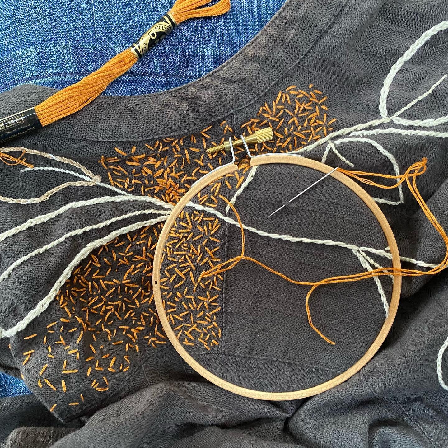 Using a hoop isn&rsquo;t always essential, and I frequently stitch without one. But doing this kind of stitch on a garment was proving quite tricky. The small hoop serves mostly to hold the area I&rsquo;m stitching on away from the various sections o