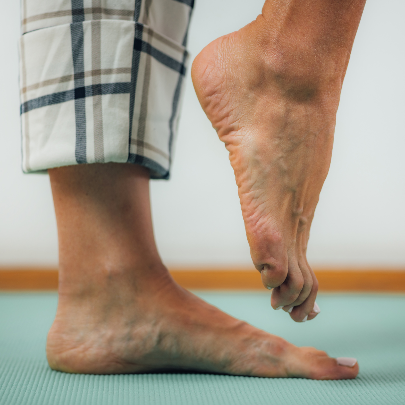 Achilles tendonitis, lower leg, other leg, ankle injuries, high school athletes, gently pull, one foot, complete tear, young athletes.