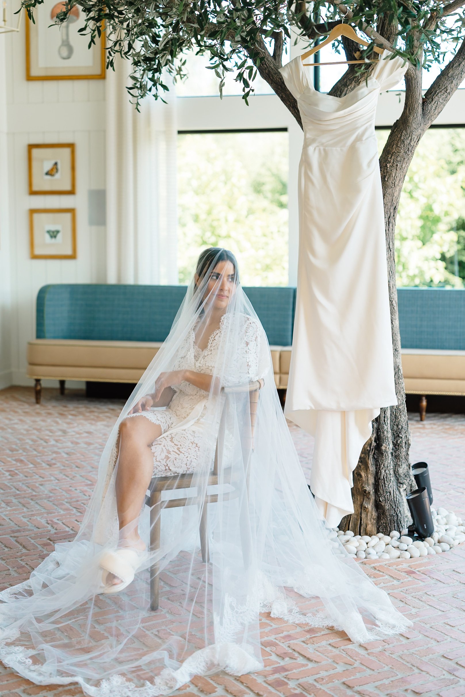 bride, veil, tree room, dress.jpg