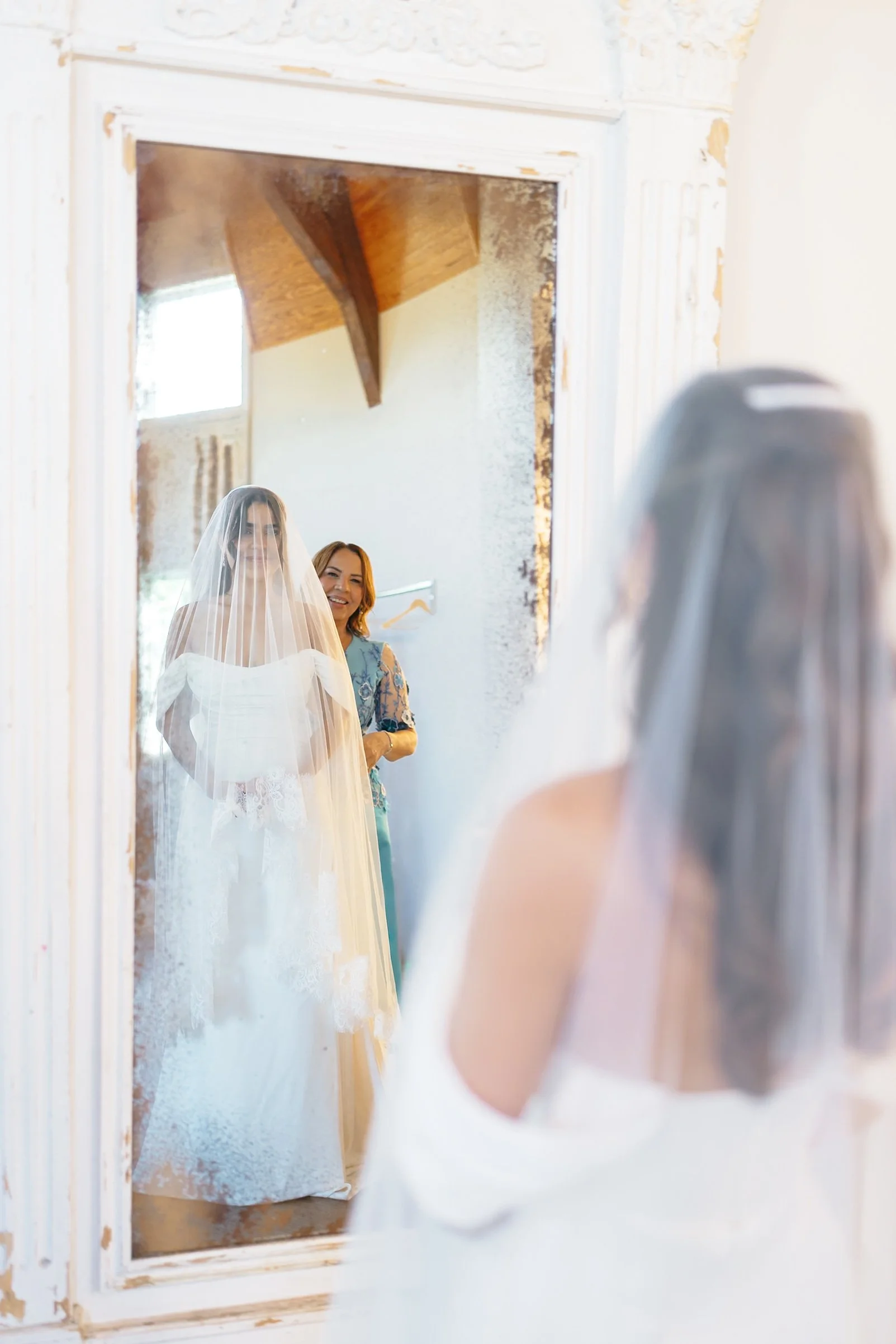 bride & mom, silo suite, mirror.jpg