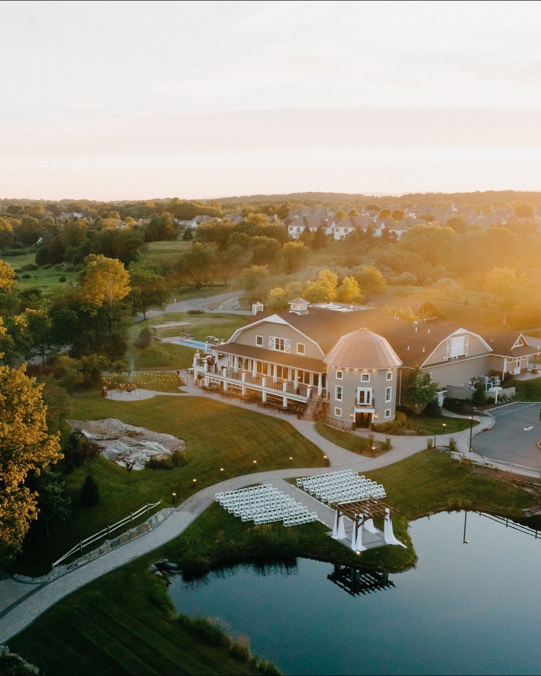 Home away from home ♡
From planning your wedding to the big day itself, this place will be home to some of your best memories ✨ 

📸 @jonpivko