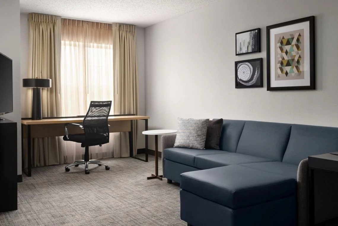 ri-cdwri-studio-living-area-12435_Classic-Hor.jpg