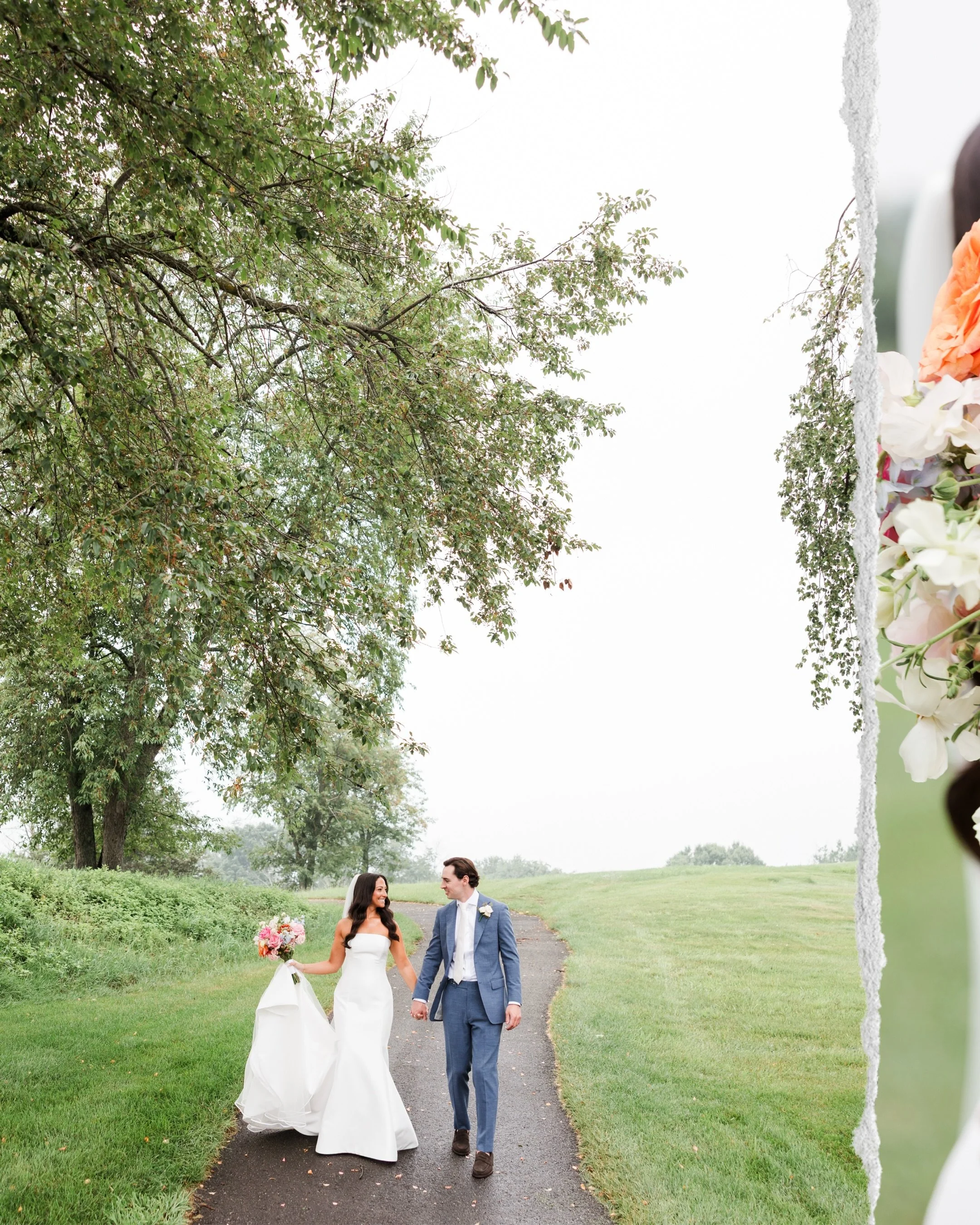 An underrated first look spot 🍃

#firstlook #weddingvenue #njwedding #newjersey #njbride 

📸: @mekinasaylor 
💐: @frompeoniestopaintchipsxo 
💆🏻&zwj;♀️: @hairartbybella 
💄: @vanessa_rizzo