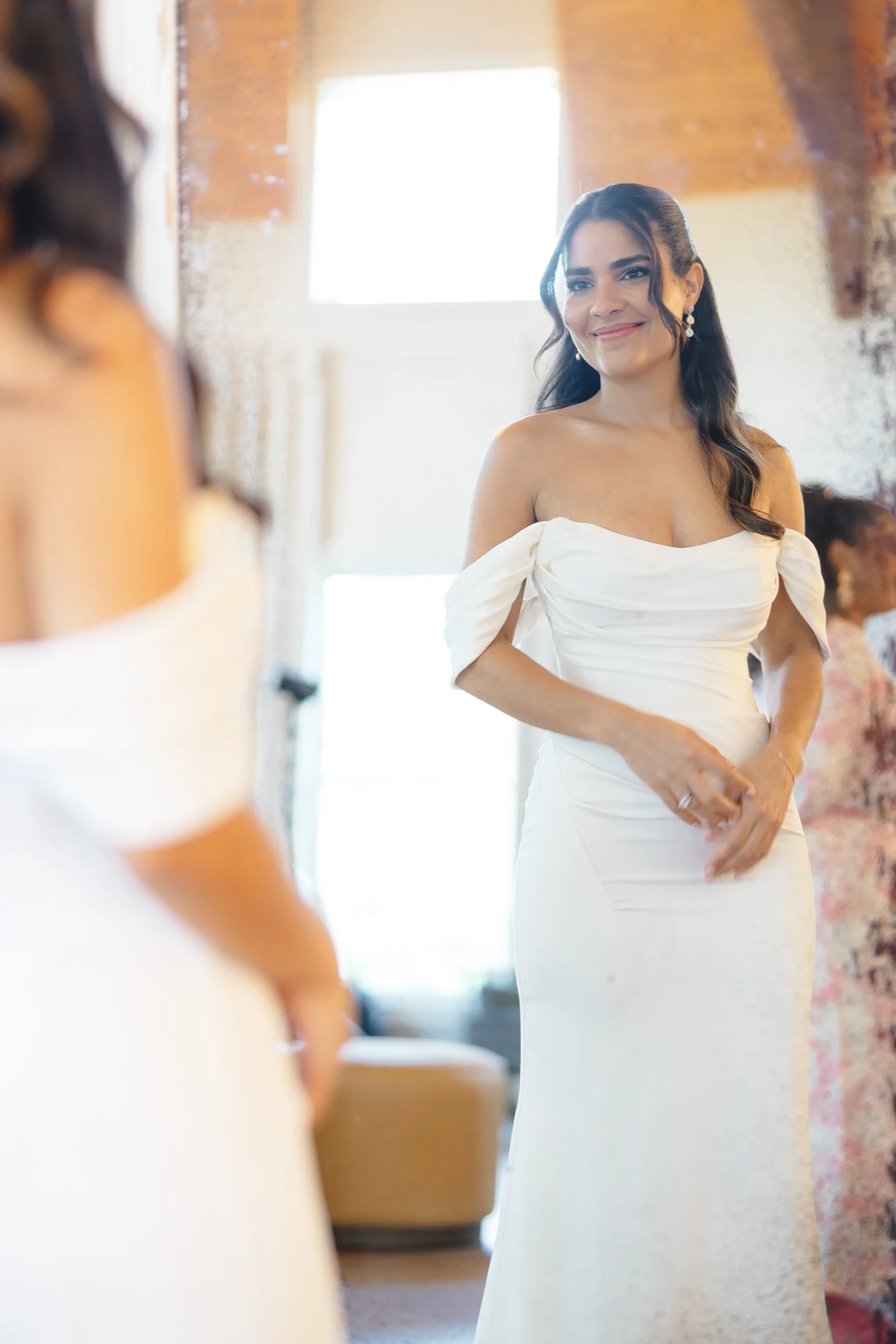 getting ready, silo suite, mirror (2).jpg