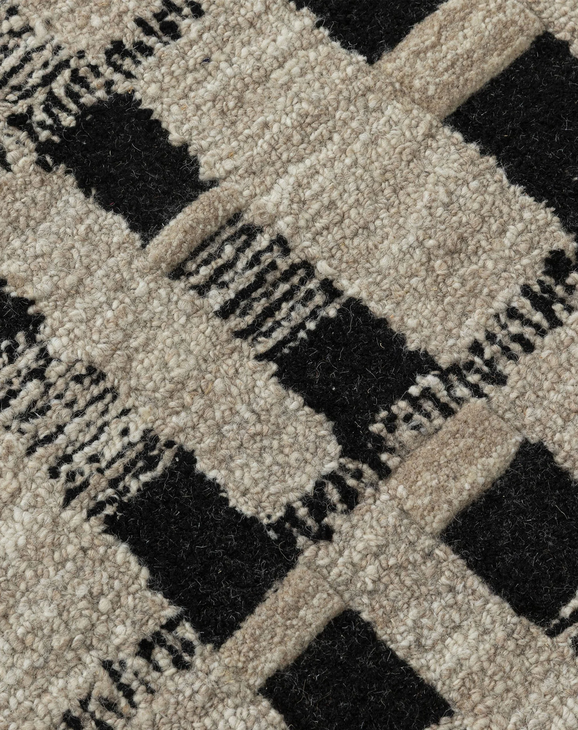 Totzke_Rug_HTP.S15.Azadi.Jinous.closeup 1.jpeg