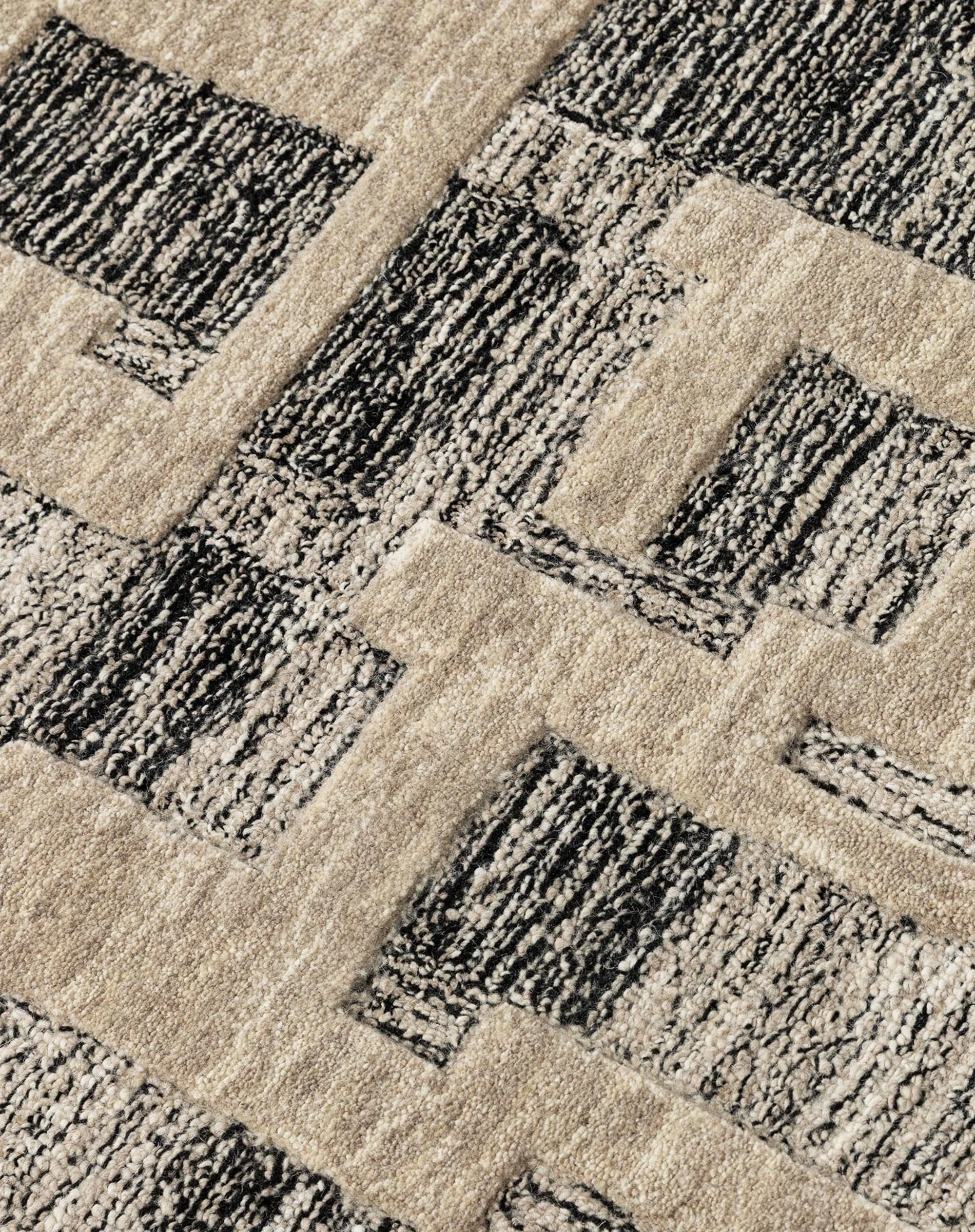 Totzke_Rug_HTP.S16.Azadi.Mona.closeup 1.jpeg