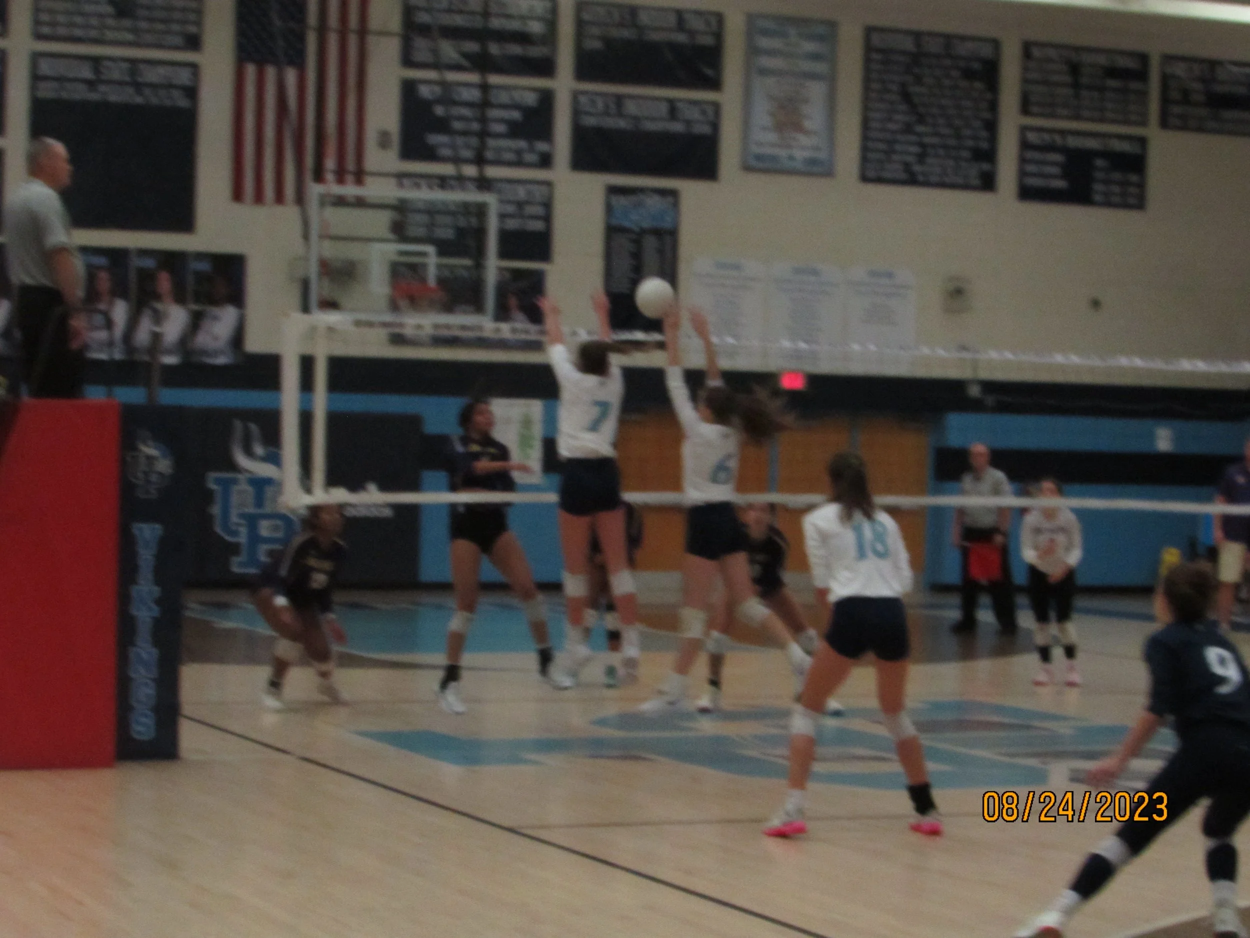 Viking Volleyball win ahead of SEC opener