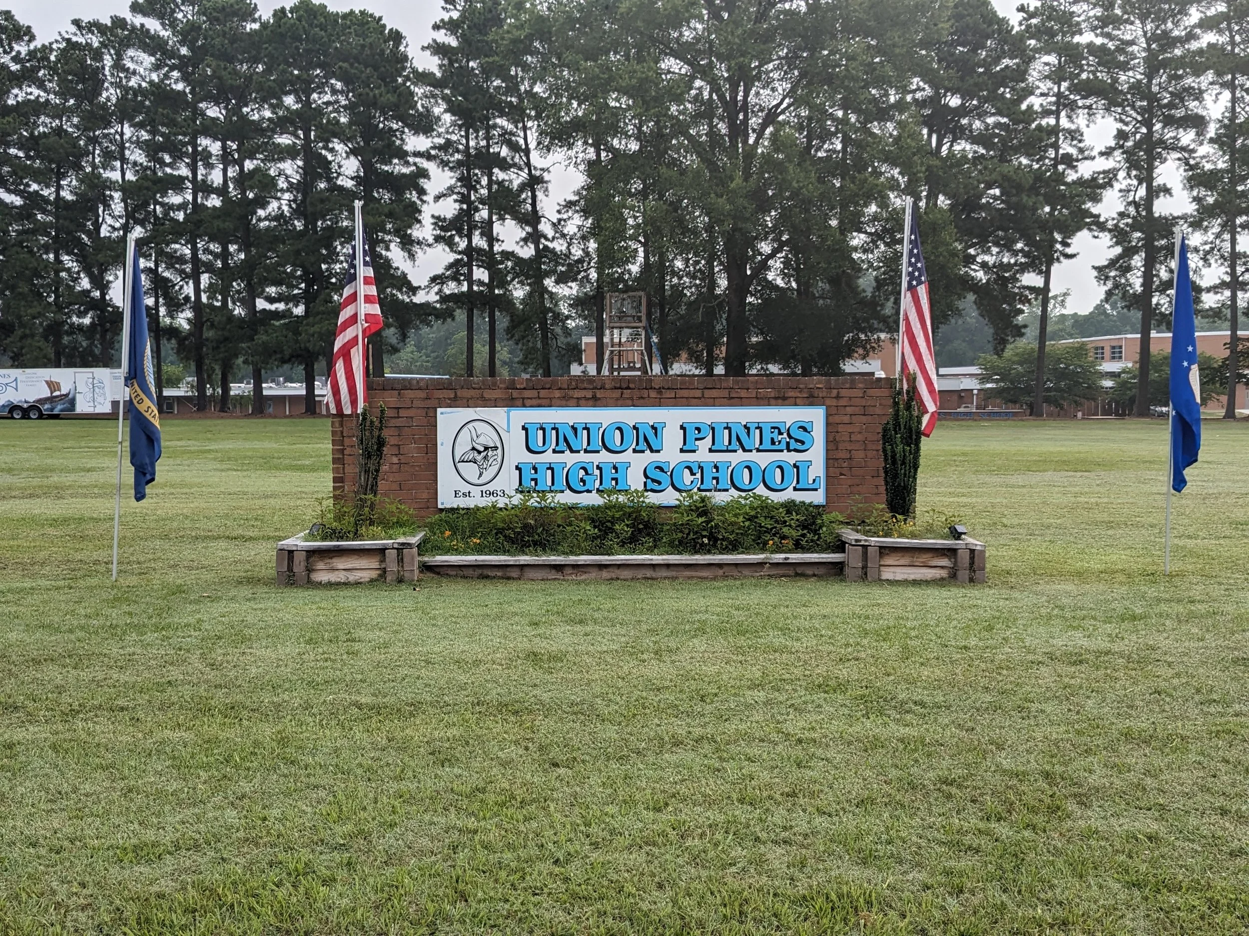 Lady Viking tennis sweep tournament in singles