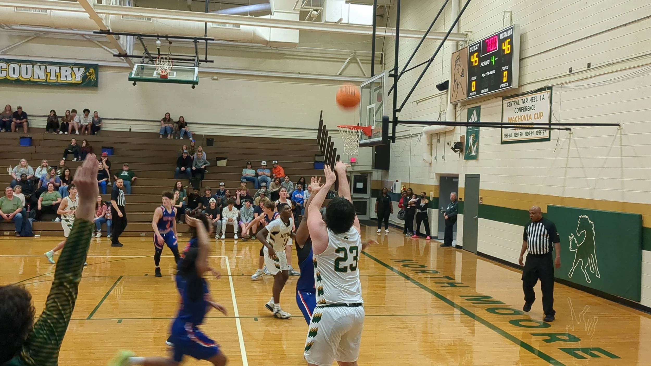 Mustang fall in a close game