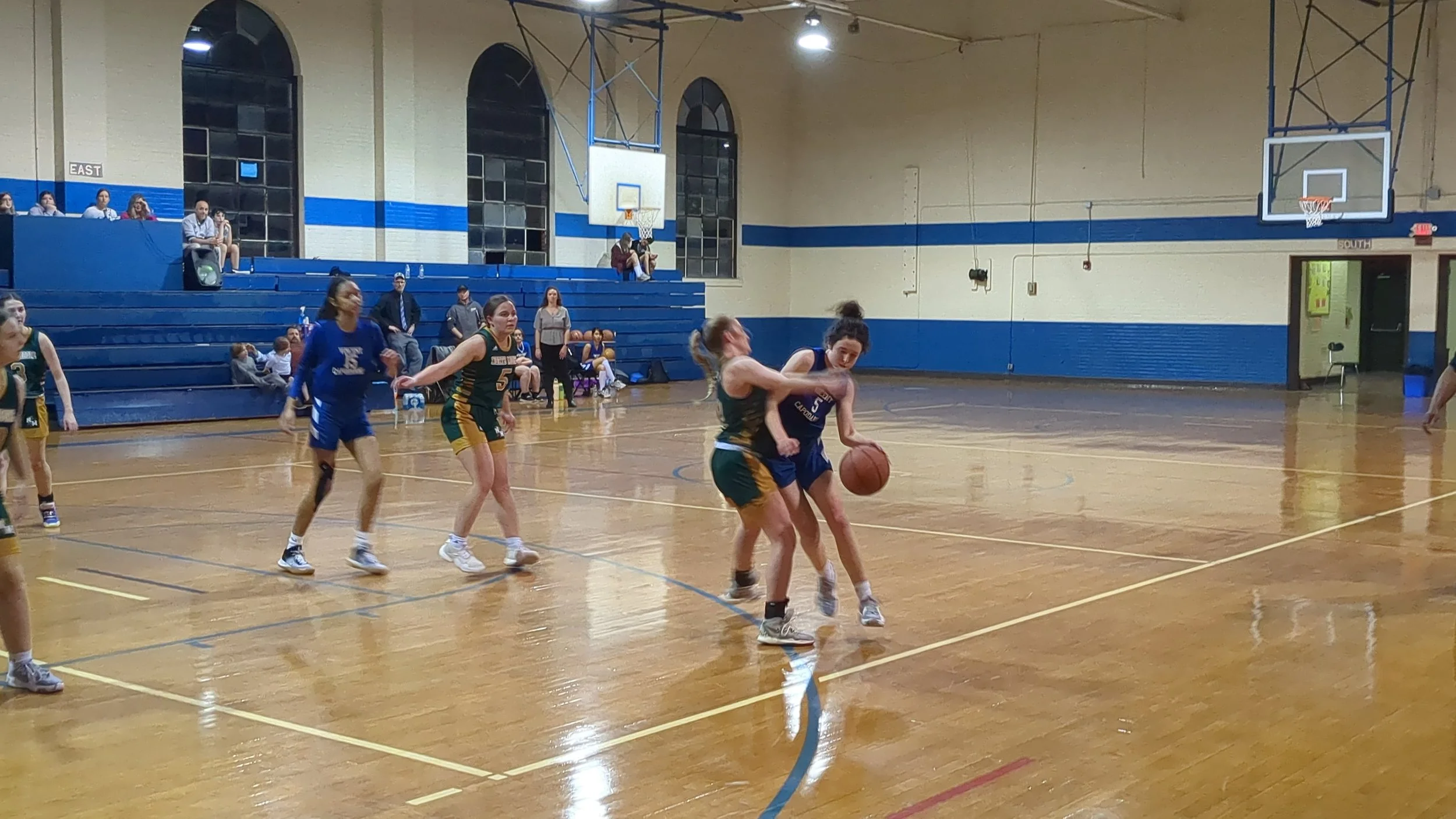 Mustangs defeat Grunts in tight game