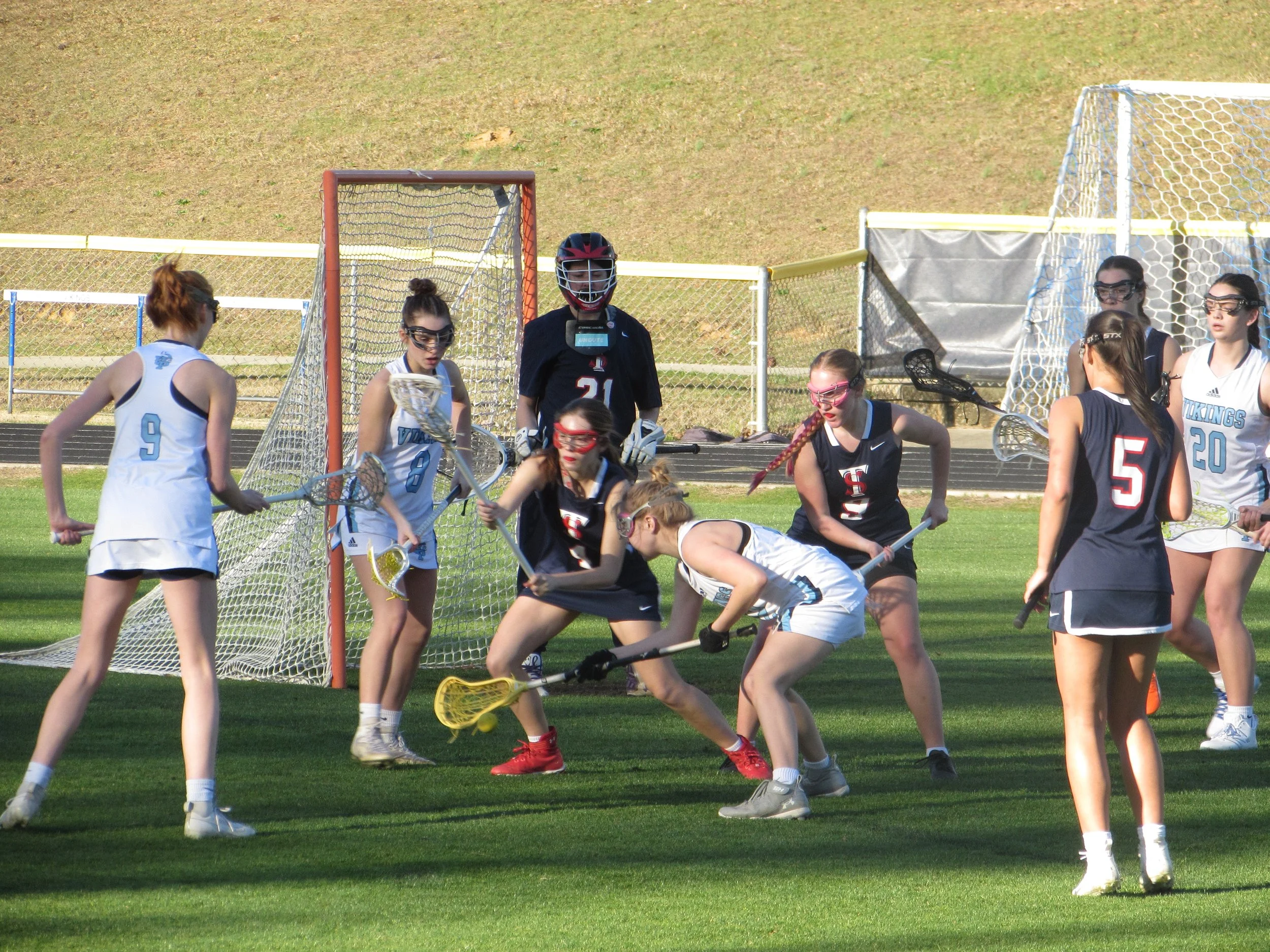 Lady Vikings move to 4-0