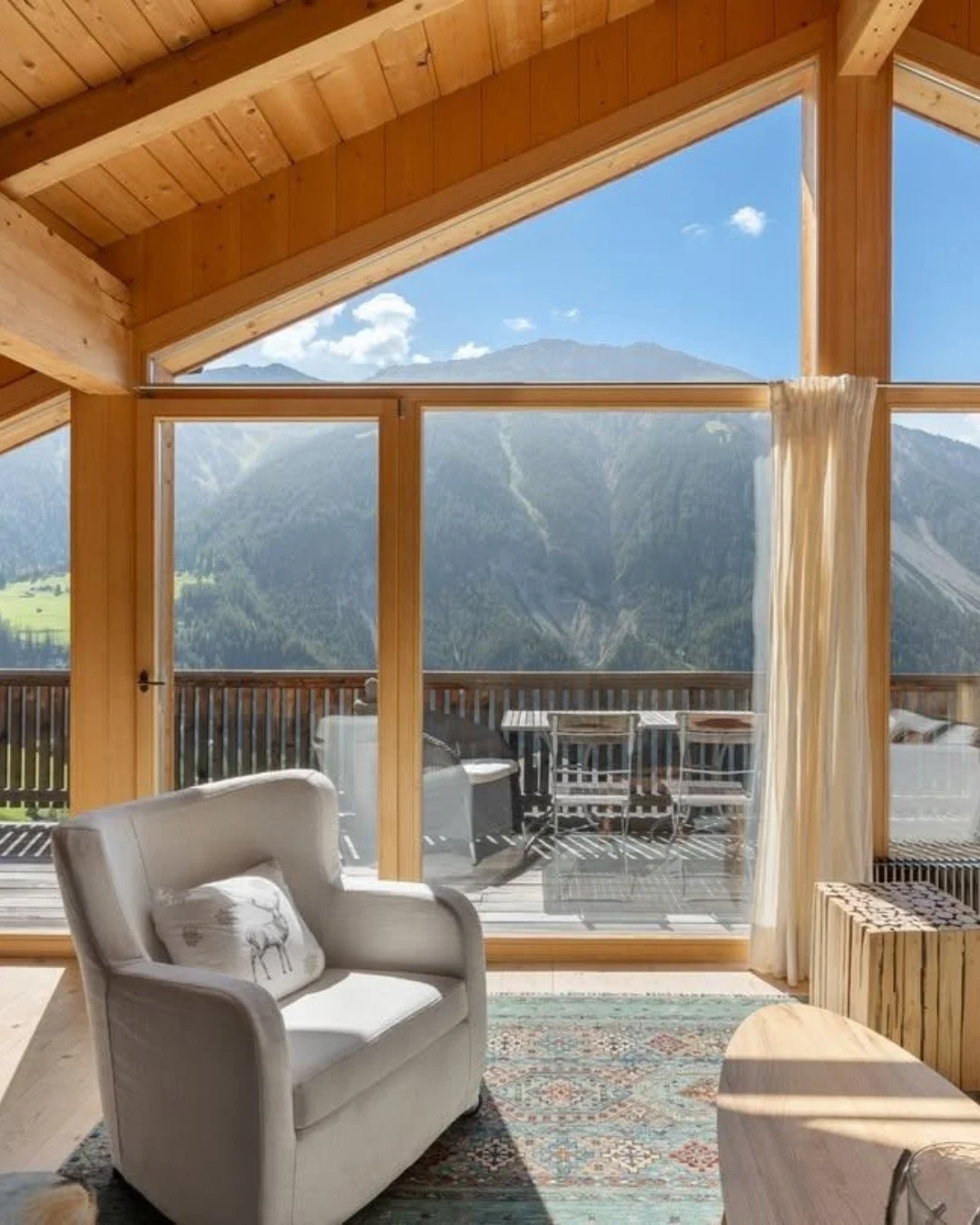 This exceptional chalet offers sweeping Alpine views, abundant natural light, and a sense of true serenity. Presented by Luxury Portfolio International member Baumann Estate AG (@Baumann.Estate), the residence blends classic Alpine charm with timeles