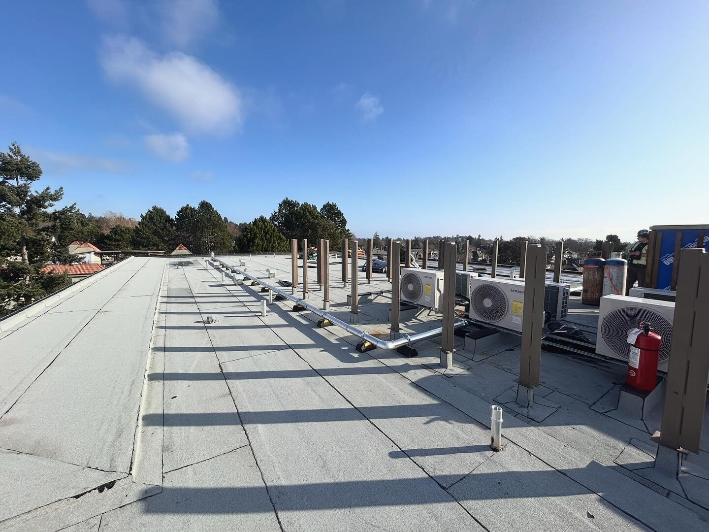 Finally getting some of that Victoria sunshine😍

Finishing up the pipe wrap on this roof top, and being able to be in a t-shirt is amazing. 

Cannot wait for this to be the norm for the next ~6 months.