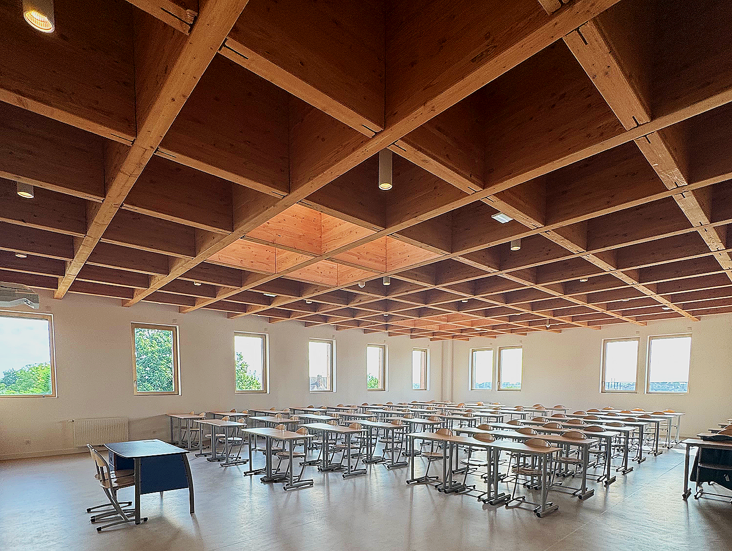 COLLEGE JEAN MOULIN À VERRIERE LE BUISSON LIOTTA