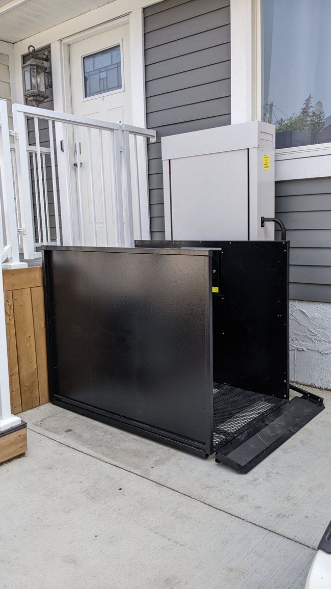 Installation with Gate