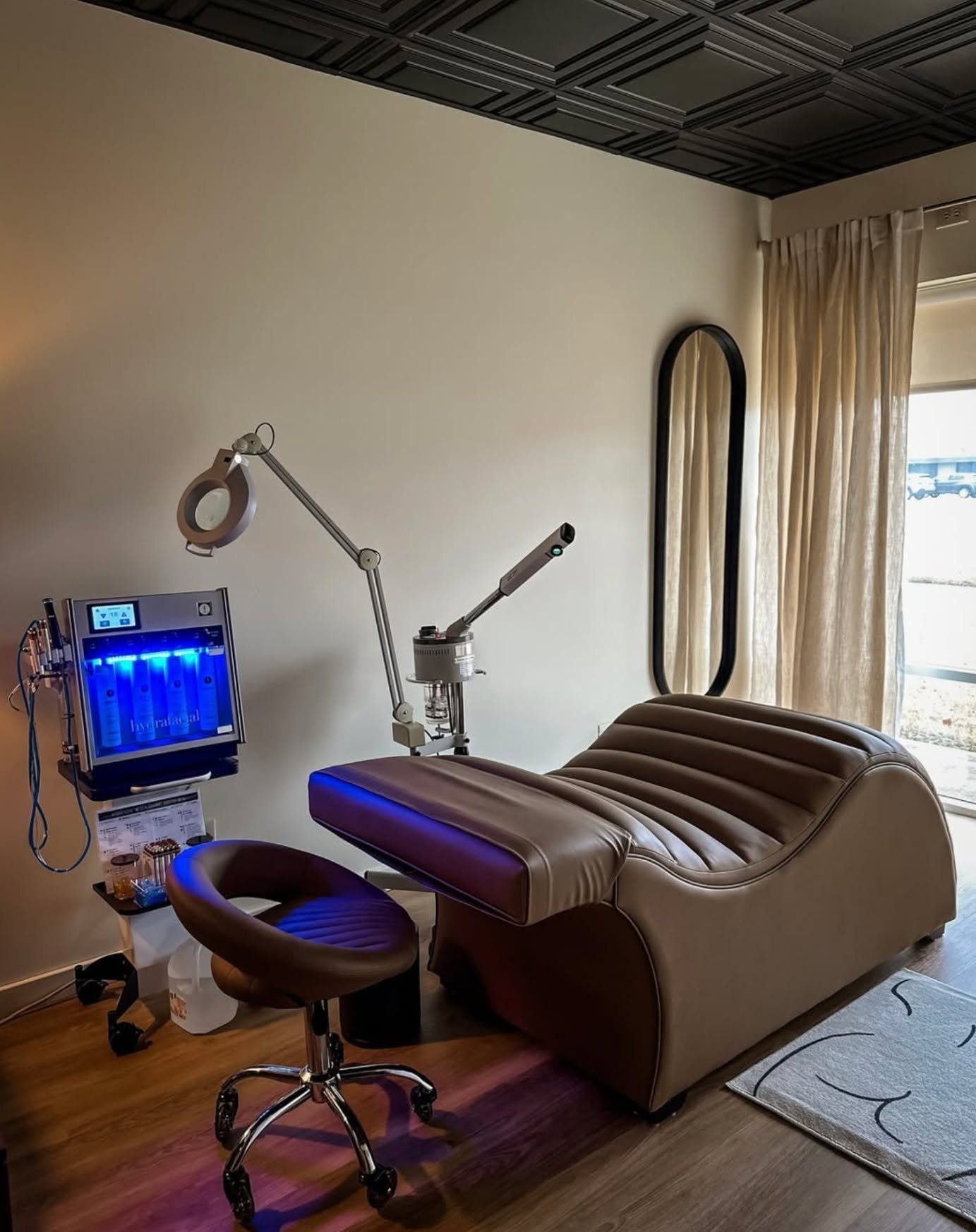 I&rsquo;ll just have a Deluxe Hydrafacial, please. 💋