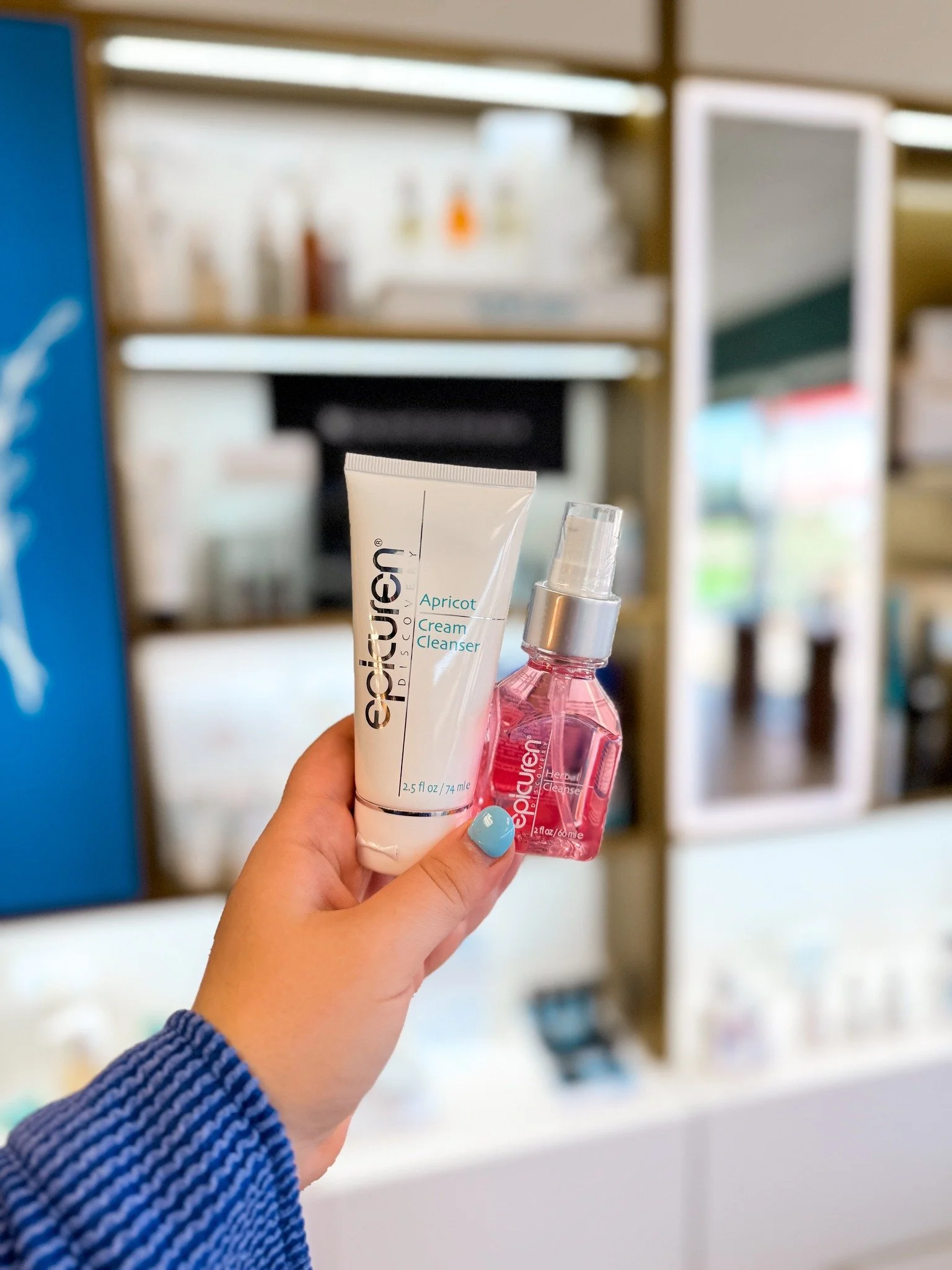 ✨Why double cleanse?✨

Your skin deserves more than a quick once-over! The first cleanse removes makeup, SPF, and surface debris &mdash; while the second gets deep into pores to lift away impurities, excess oil, and buildup. 💧

Double cleansing mean