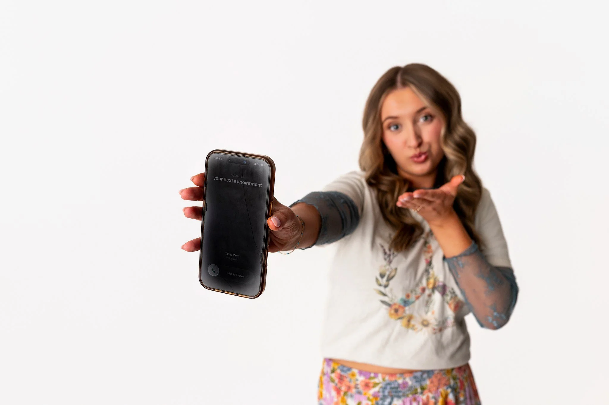 Mondays feel better with a Head Spa&hellip; especially with Jenna 💫
Hydration, relaxation, scalp love. You deserve it.

Reserve your spot!