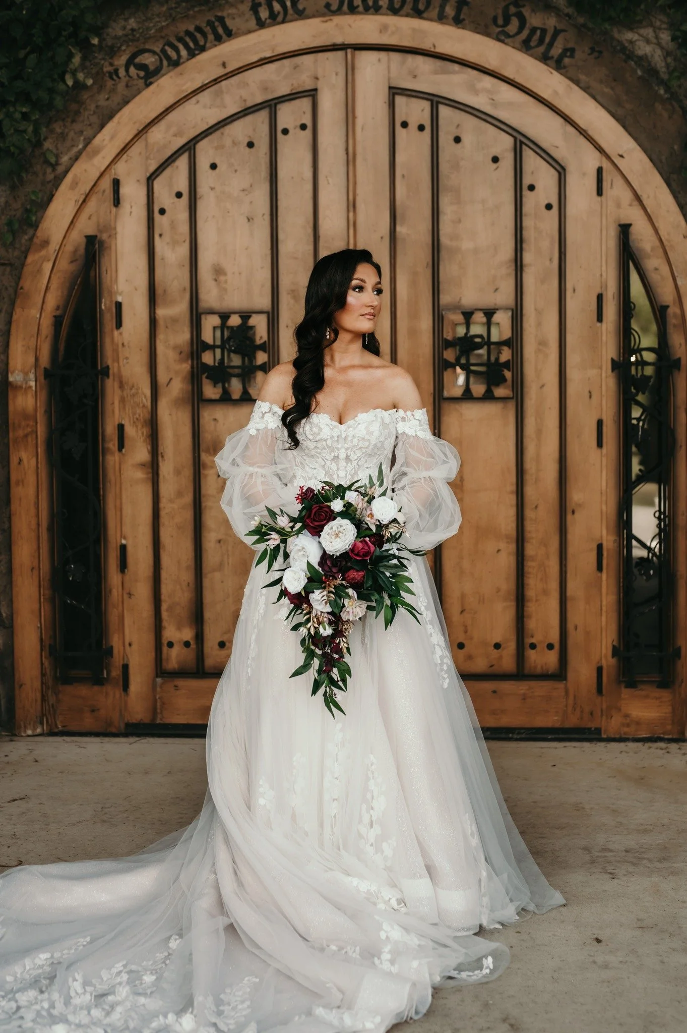 Our jaws are ON. THE. FLOOR. with this photo of @jenna.rivali  on her wedding day in her airbrush tan from Willow Lane! 🤩✨
The glow, the skin, the entire moment&hellip; absolute perfection. 💫

You look stunning and radiant. Congratulations on your 