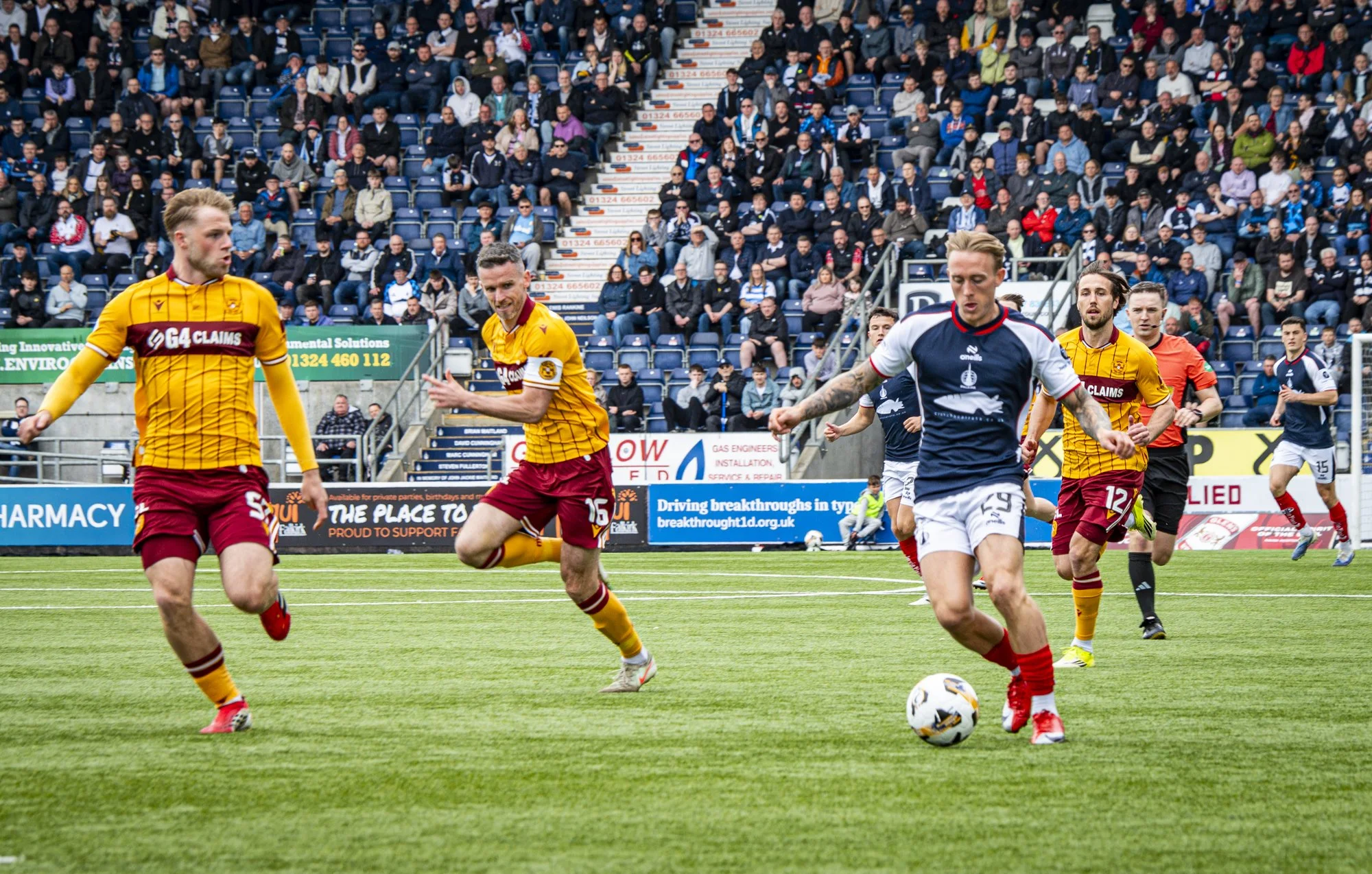 Falkirk v Motherwell 2nd May 2026 (c) Stephen Wilson-5.jpg