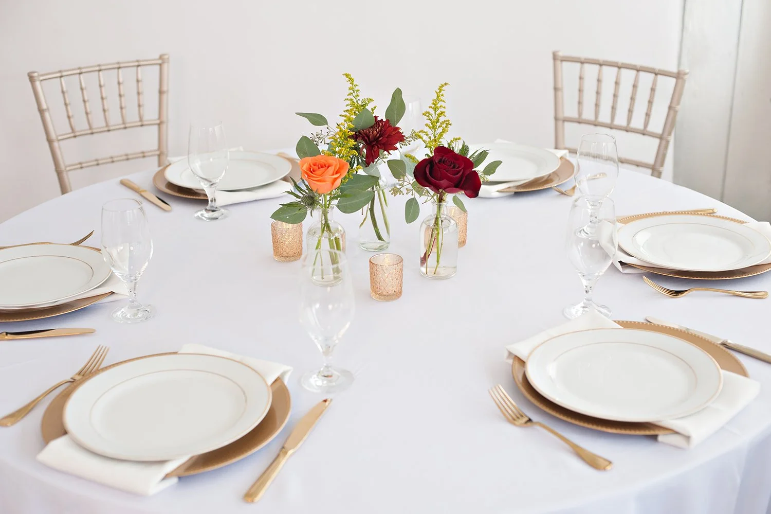 0-0160_Dayton-Cincinnati-Fall-Budget-Wedding-Flowers.jpg