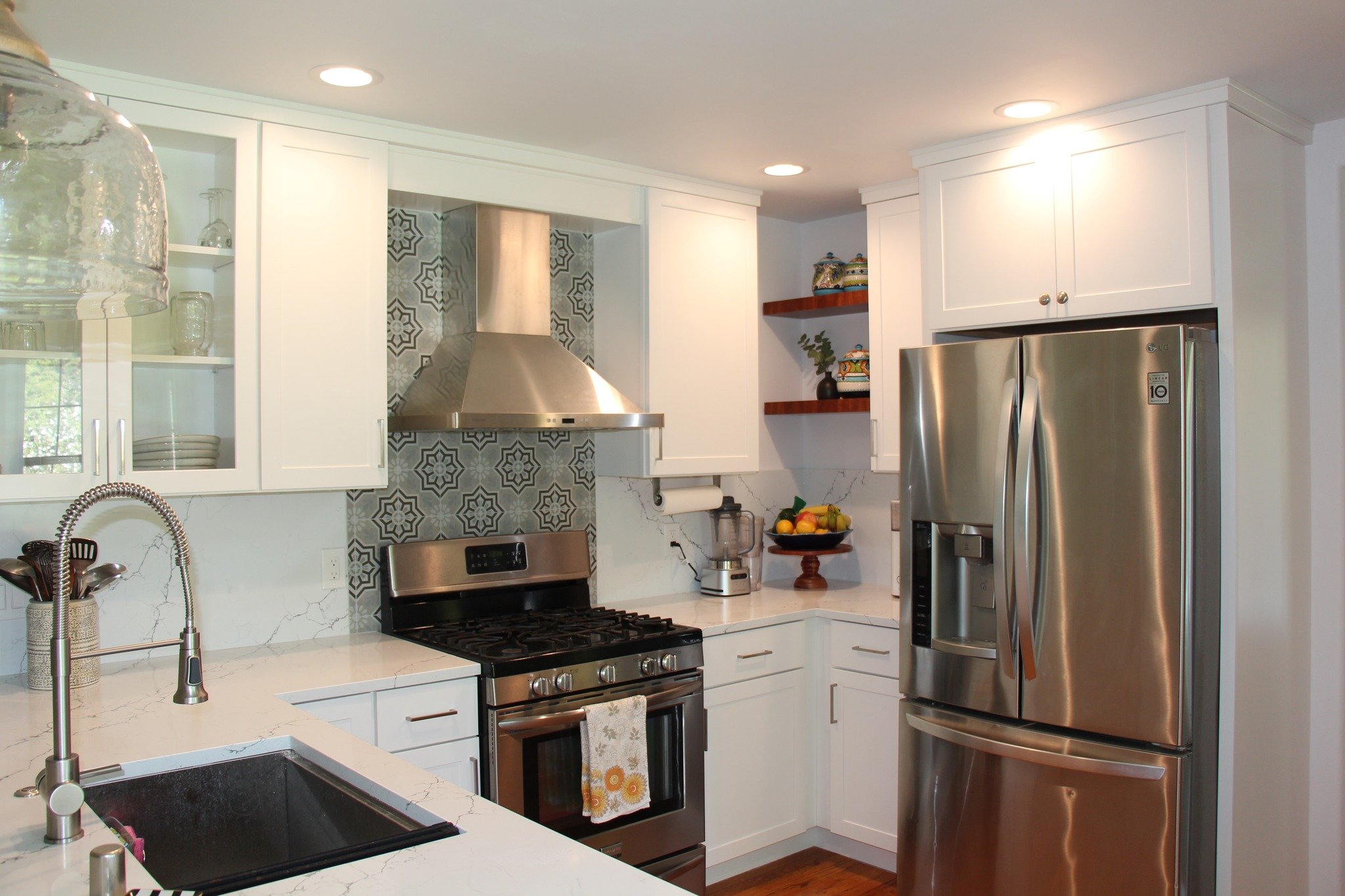 Bright Transitional Kitchen Remodel by LJ's Handyman Service Inc. project photo