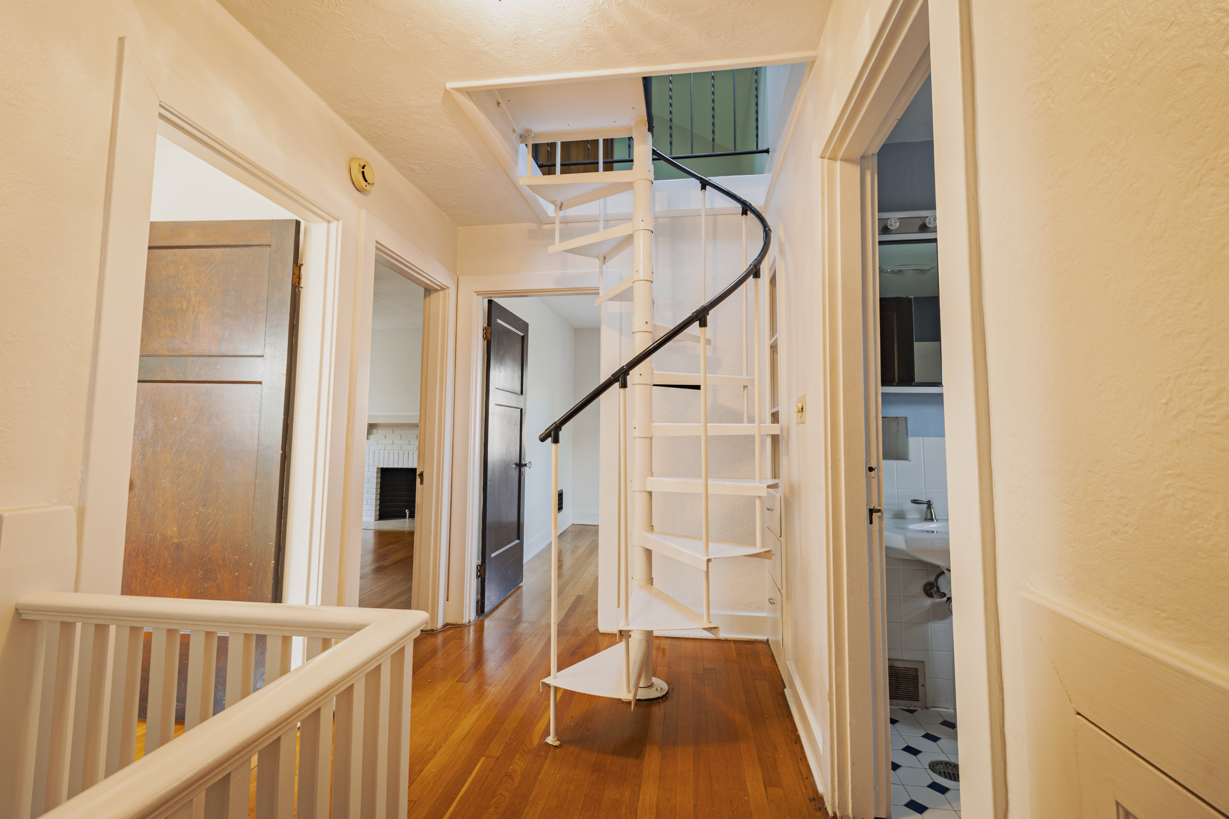 142 Greenmount Blvd-32.png