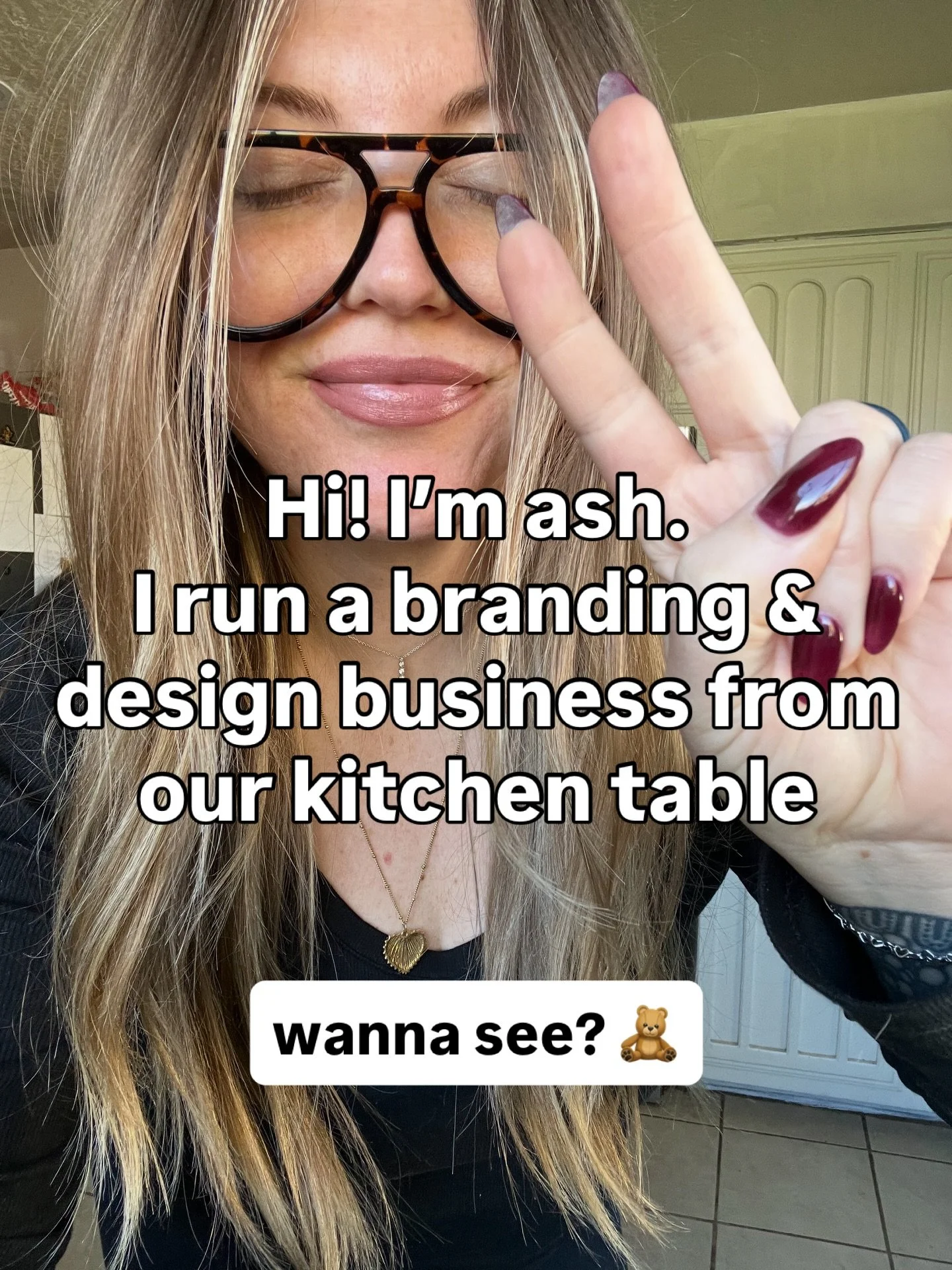 I love what I do, and the people I get to share this life with 

🥹🤍🐶🐻&zwj;❄️🐓🐸

Hiiii! I&rsquo;m ash, I create cute branding for the raddest female led businesses, I&rsquo;ve been doing this for a long time and love what I do 🥹🤍🧸