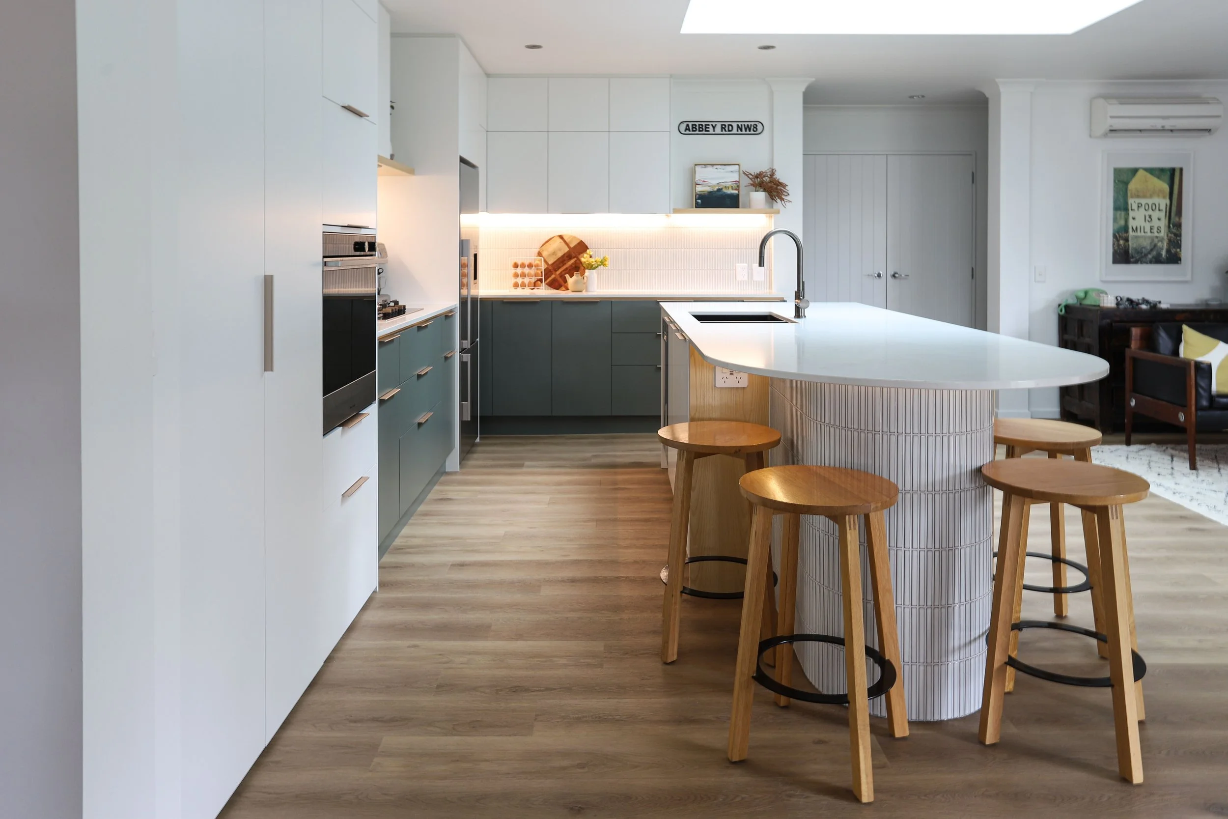 Light Curved Island Kitchen Design Nelson The Custom Space — free download