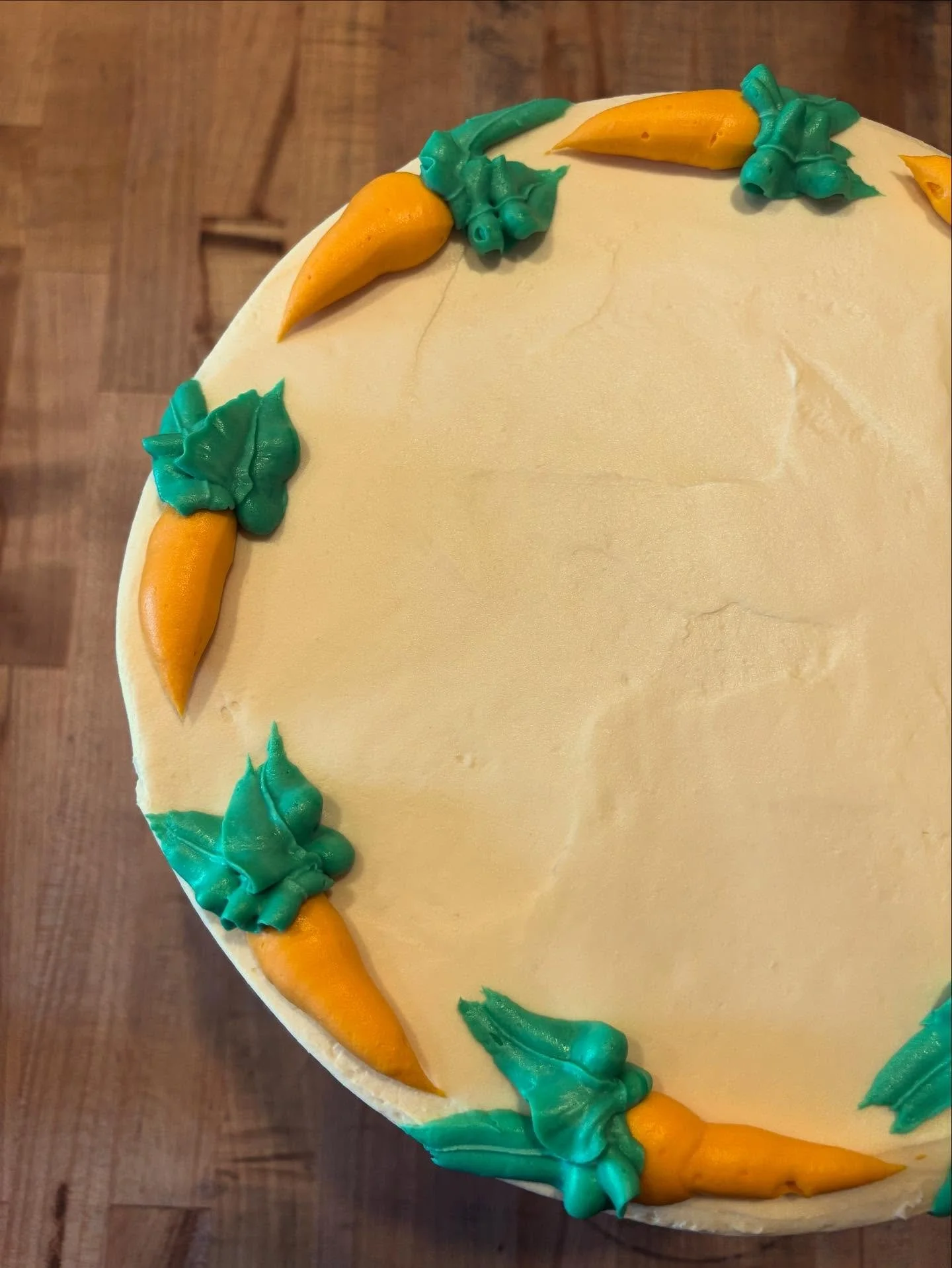 We’ve got a beautiful 12 inch carrot cake at the shop ready for your fall celebration. Come get her before she’s gone!! 
#carrotcake #pnweats #fallflavors