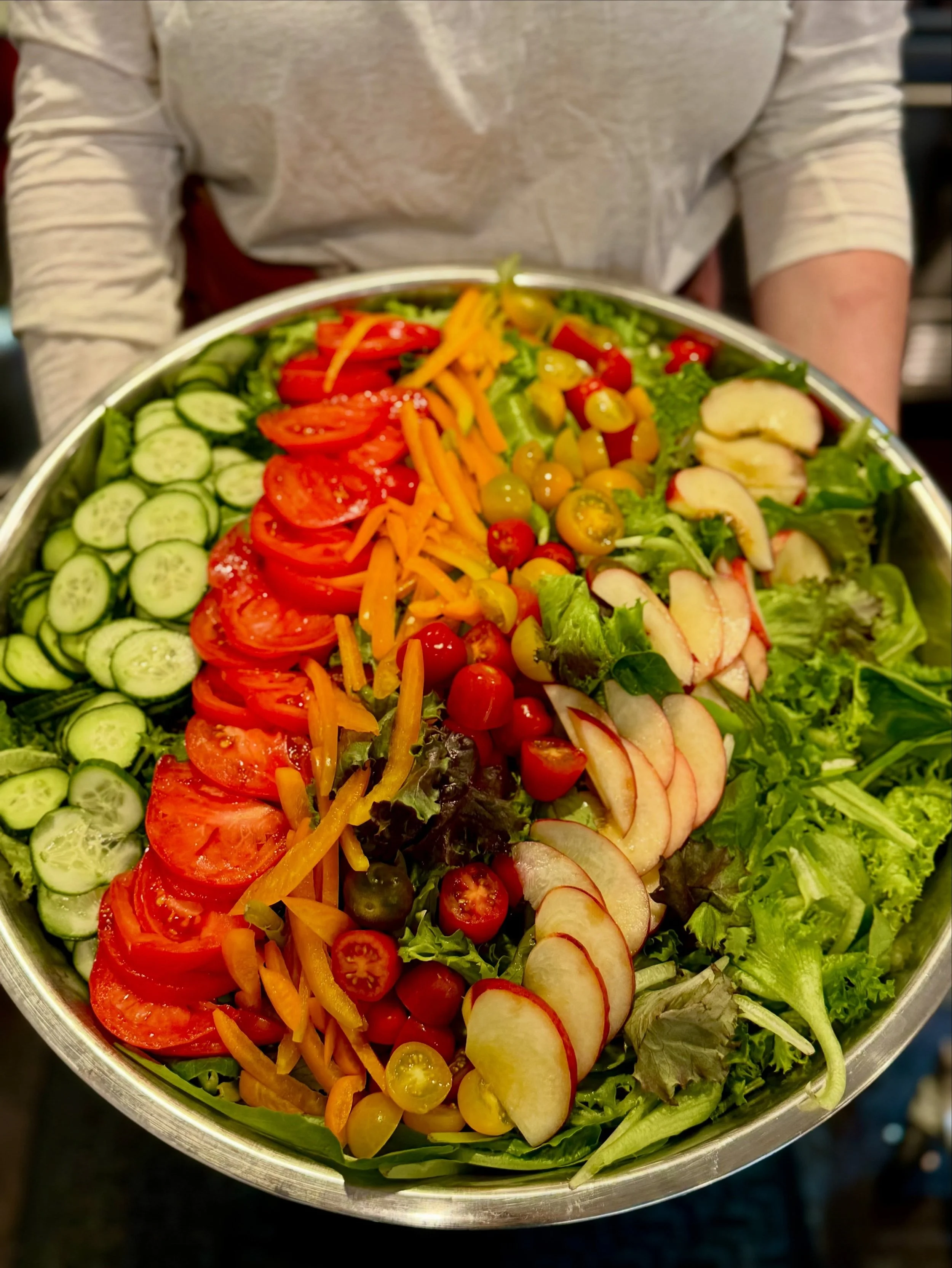 Family-style meals for your next gathering, made by our in-house chef!

We offer a variety of family-style options including breakfast, lunch, and dinner. Perfect for work meetings, events, celebrations, and more.

Let us take care of the food so you