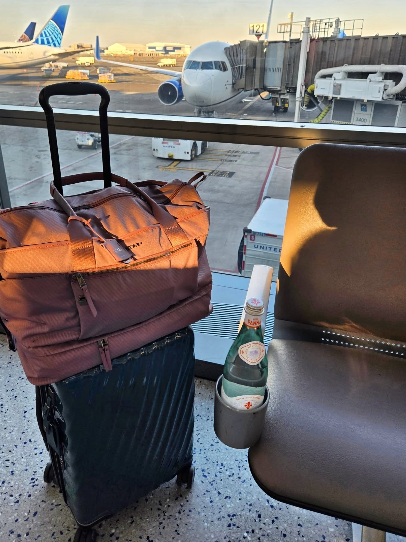 💁&zwj;♀️Travel rules you don't want to test when leaving for a dream trip...

👉Arrive 2 hours before your departure for domestic flights .
👉Arrive 3 hours before your departure for international flights.

Traveling during a peak time? Don't have T