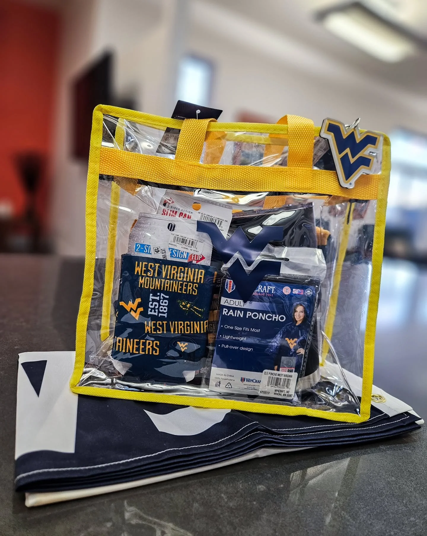 💙 MOUNTAINEER MONDAY 💛

Happy basketball season Mountaineers! We're giving away lots of WVU goodies, including a clear bag, thermos, and more! Here's how to enter: 

💙 What game are you most excited for? 
💛 Tag your go-to game buddy!

#westrunapa