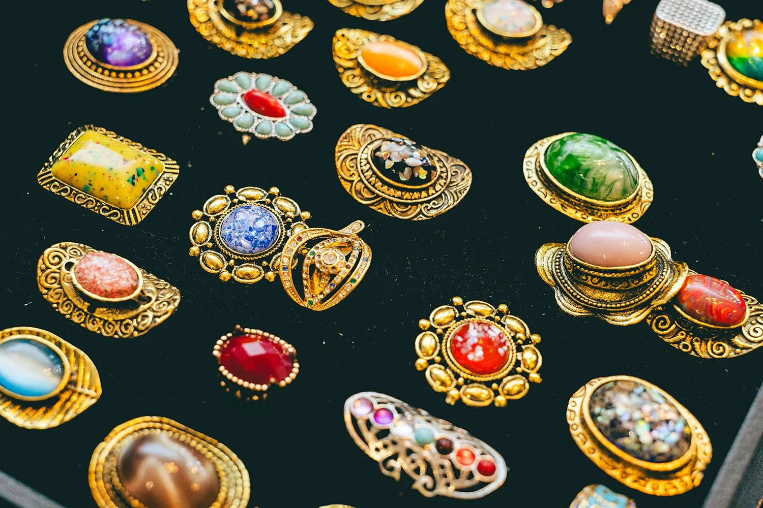 Caeli Kean, for "Best Fashion Finds at Bargain Prices: Thrift LLC" by Yesenia Roman