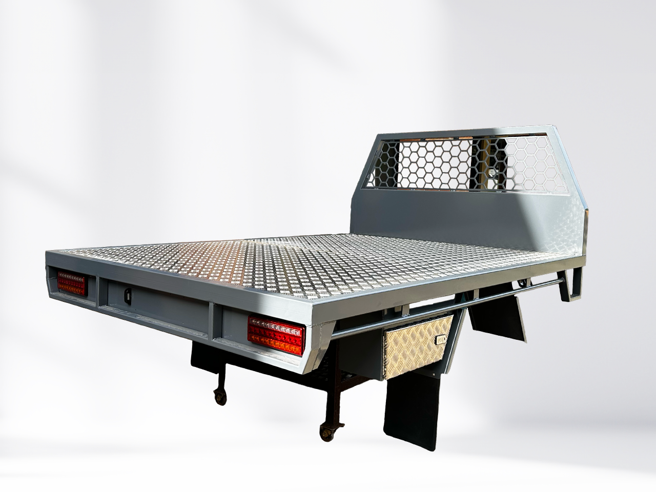 Rennas Oncu - Custom Ute Tray with Accessories