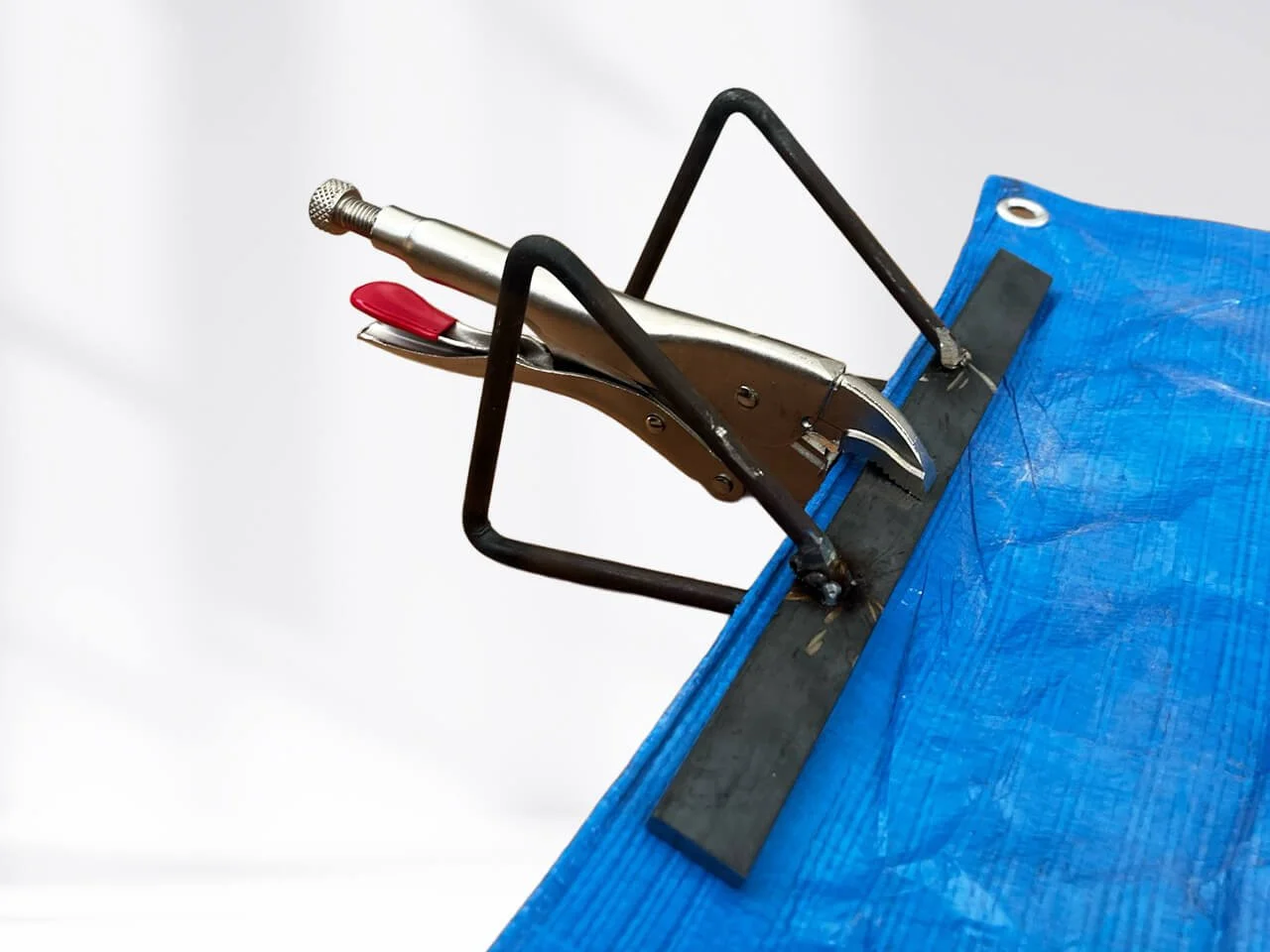 Archie Lefebvre - Grip and Pull Tarp Device