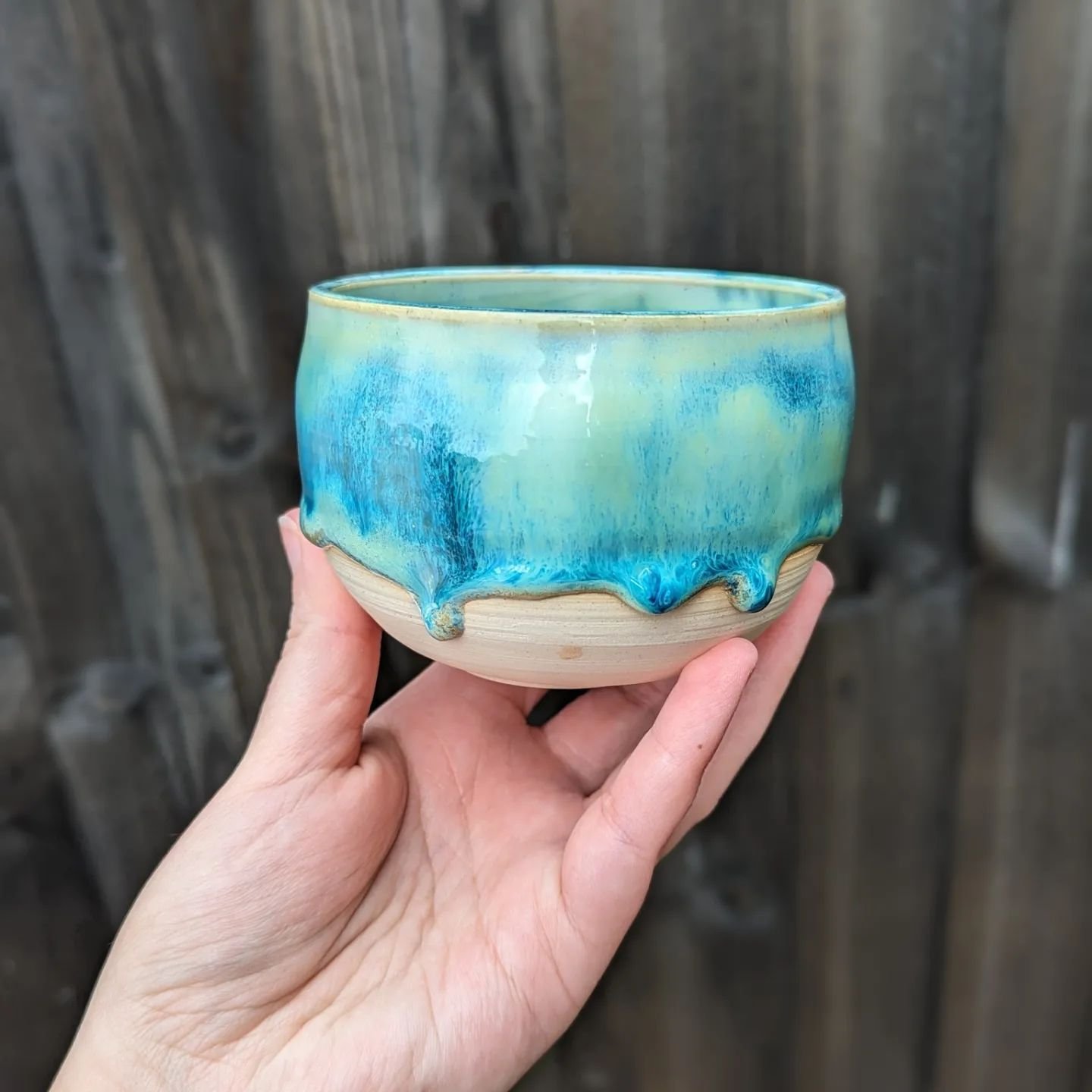 Excited to be back at @thecraftandflea Cambridge this Saturday with other lovely businesses! Hopefully see some of you there!
.
.
#pottery #ceramicsofinstagram #ceramics #mycolourfulhome #maximalism #smallbusiness #smallbusinesscambridge #indiecambri